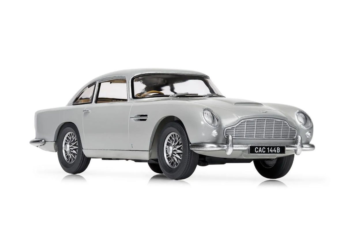 Airfix 1/43 Aston Martin DB5 Gift Set (A68230) — New — image 4 of 7