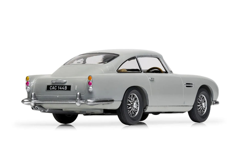 Airfix 1/43 Aston Martin DB5 Gift Set (A68230) — New — image 2 of 7