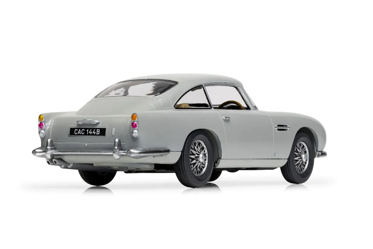 Airfix 1/43 Aston Martin DB5 Gift Set (A68230) — New — image 2 of 7