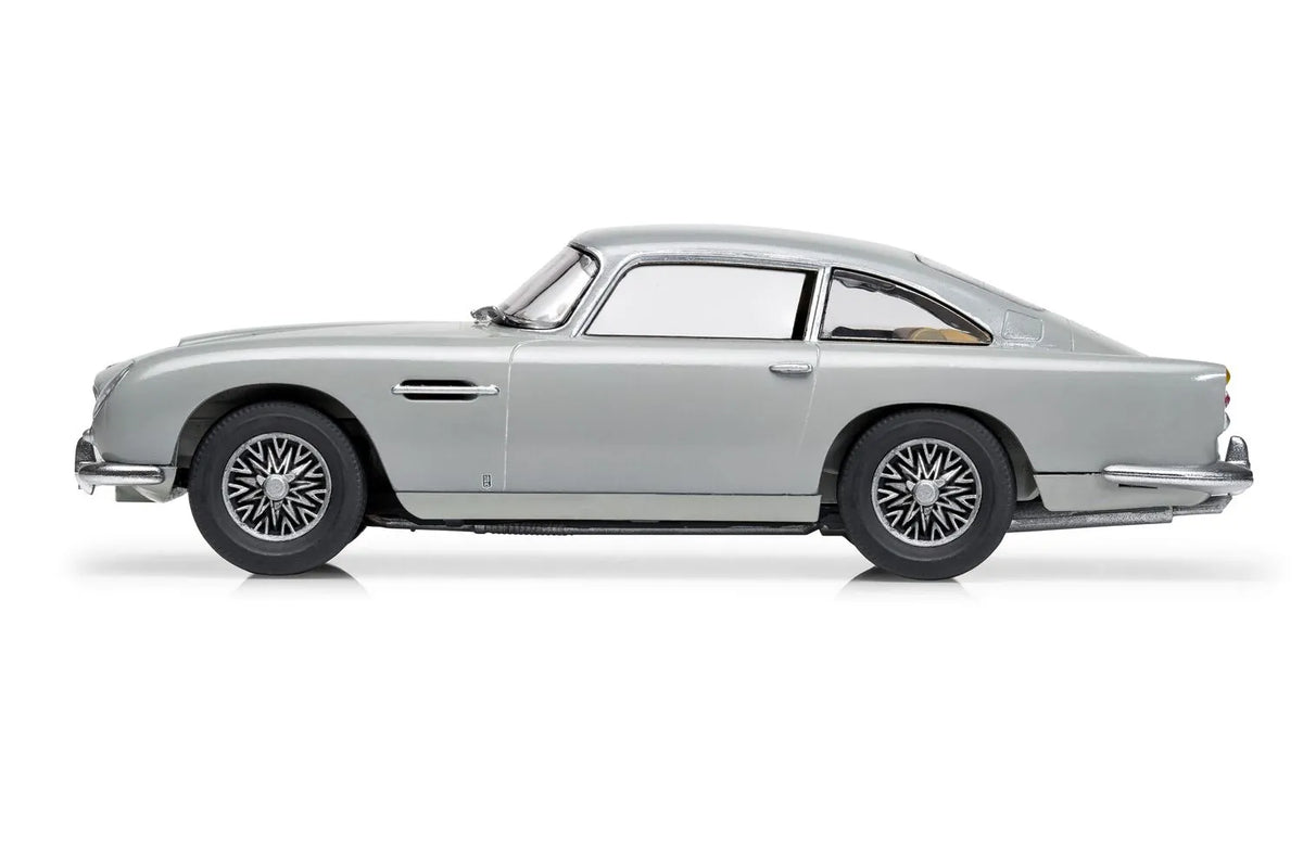 Airfix 1/43 Aston Martin DB5 Gift Set (A68230) — New — image 6 of 7