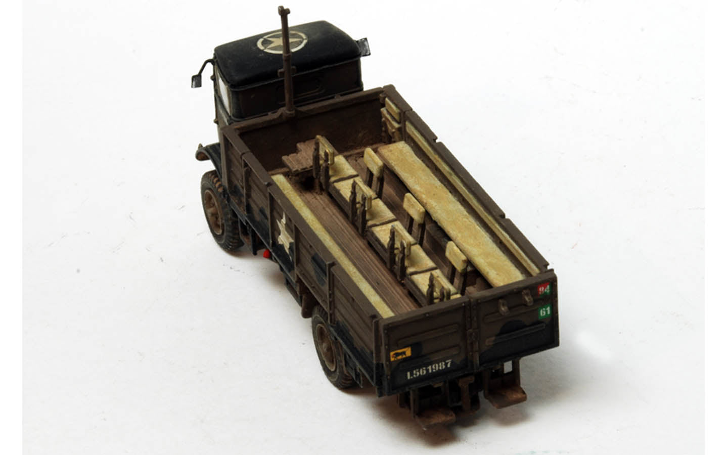 Airfix 1/76 Bedford QLT and Bedford QLD Trucks (A03306)