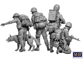 Master Box 1/35 Vietnam War series Dog Patrol (four figures and one dog) (MB35238)