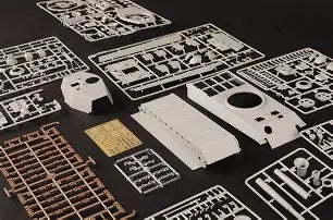 HobbyBoss 1/35 Pz.Kpfw. VI Sd.Kfz. 182 Tiger II (Porsche Early production vehicle) Fgst.Nr.280009 (84559)