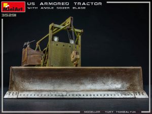 MiniArt 1/35 U.S. Armored Tractor with Angle dozer blade (35291)