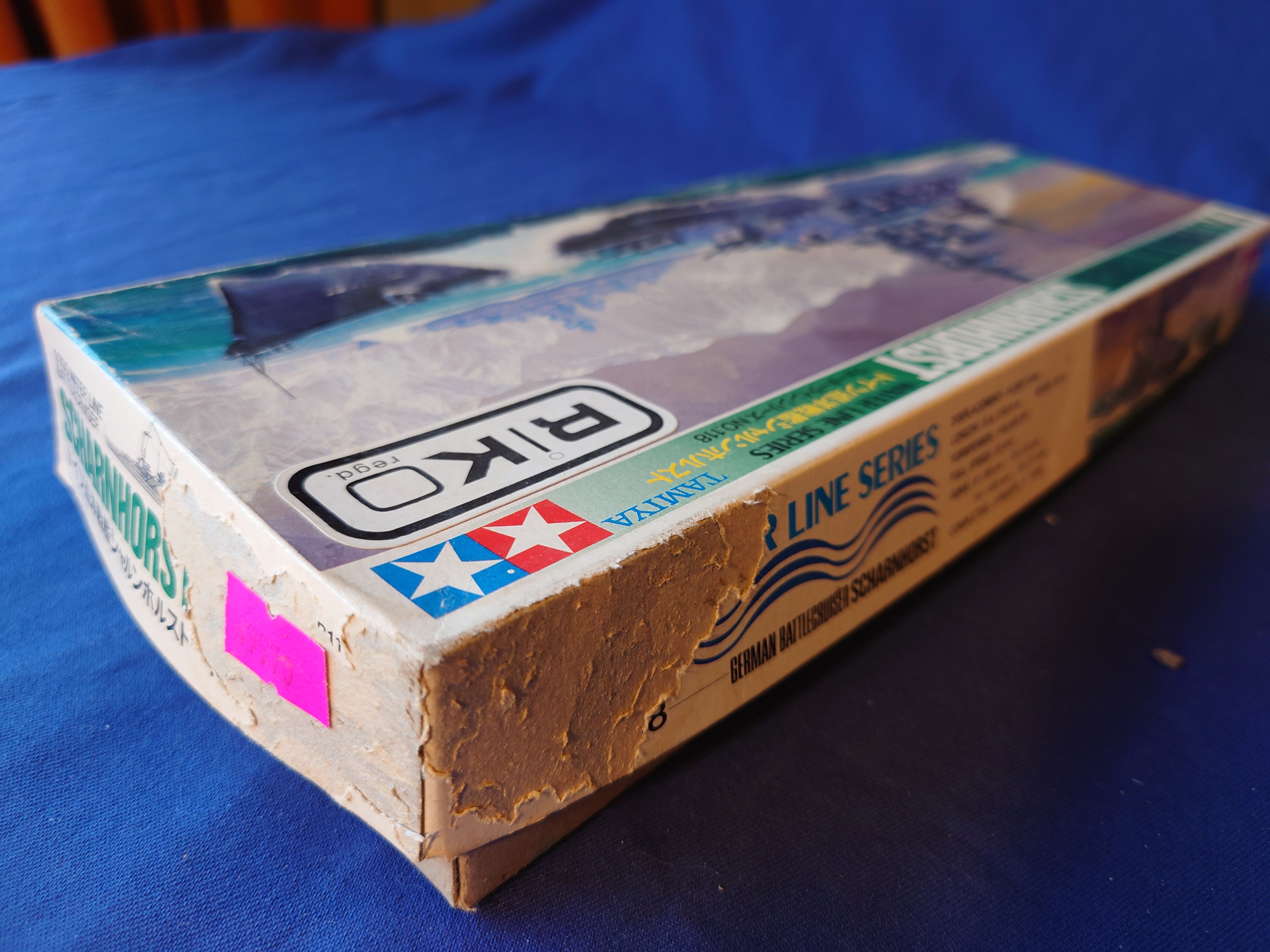 Tamiya 1/700 German Battlecruiser Scharnhorst Water Line Series No Decals (WL.B118)