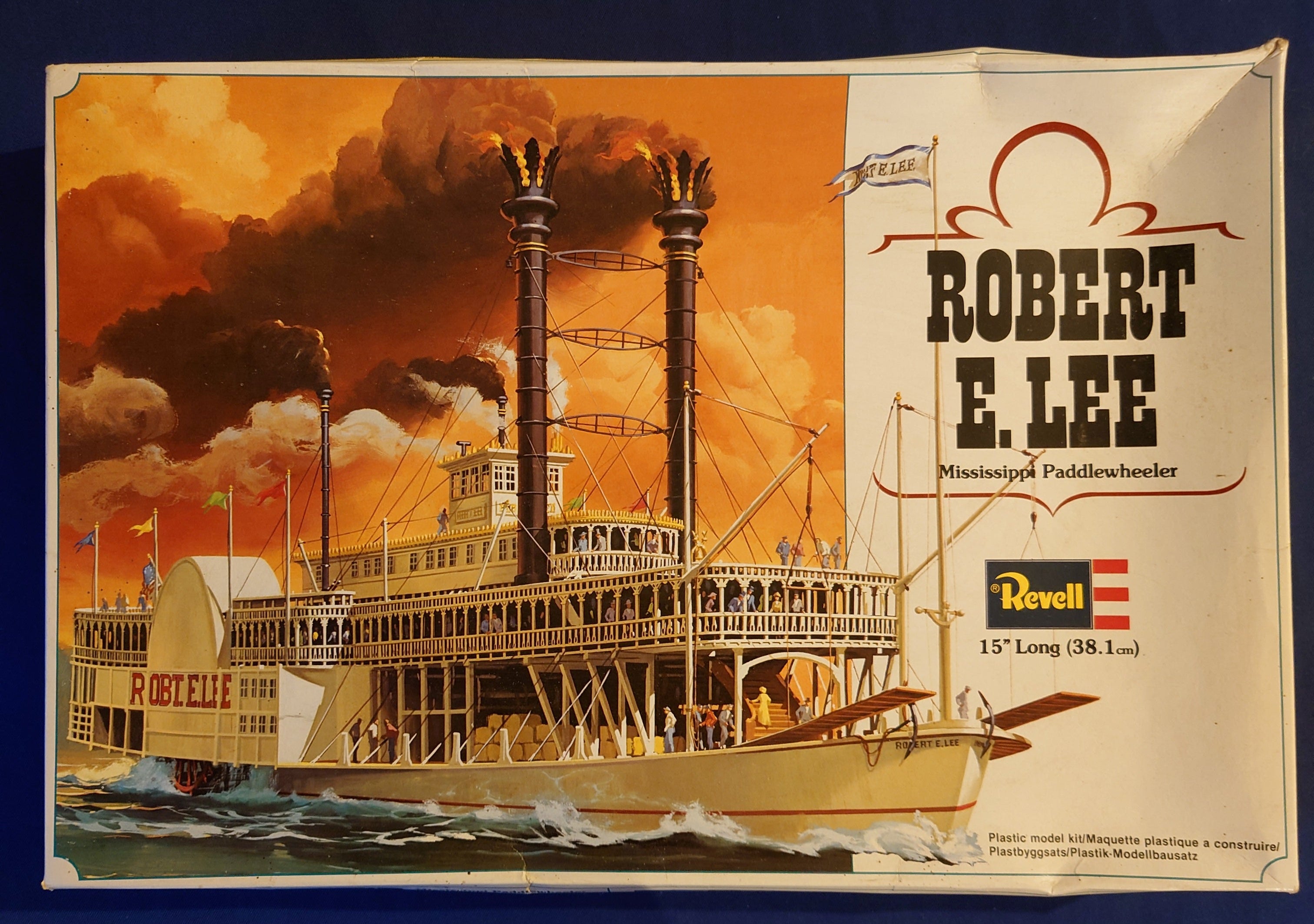 Revell 1/275 Mississippi Paddlewheeler Robert E. Lee (5406)