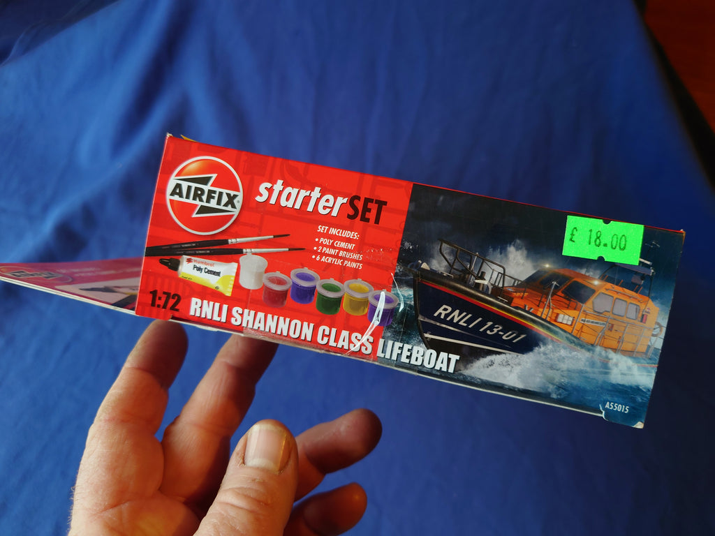 Airfix 1/72  Starter set RNLI Shannon Class Lifeboat (No paints) (A55015)