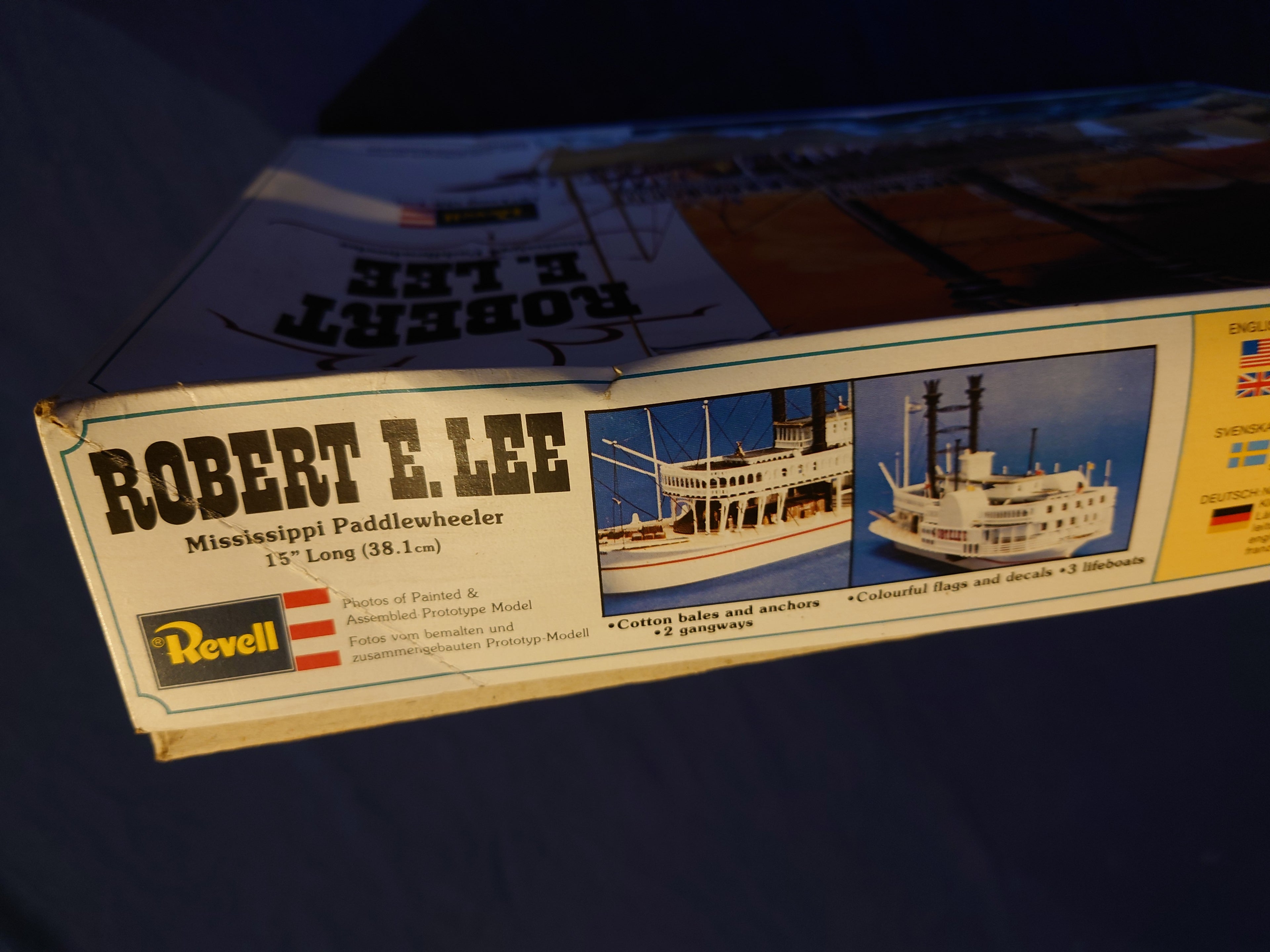 Revell 1/275 Mississippi Paddlewheeler Robert E. Lee (5406)