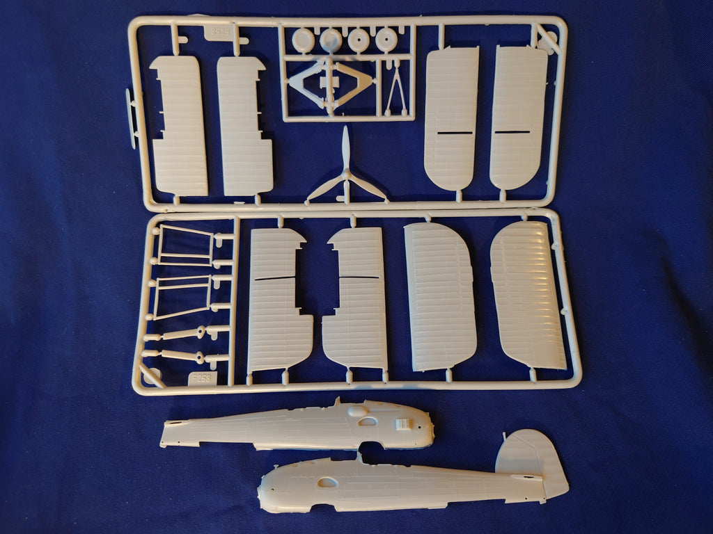 Eastern Express 1/72 Torpedoplane Fairey Swordfish Mk.1 [white box] (72270)