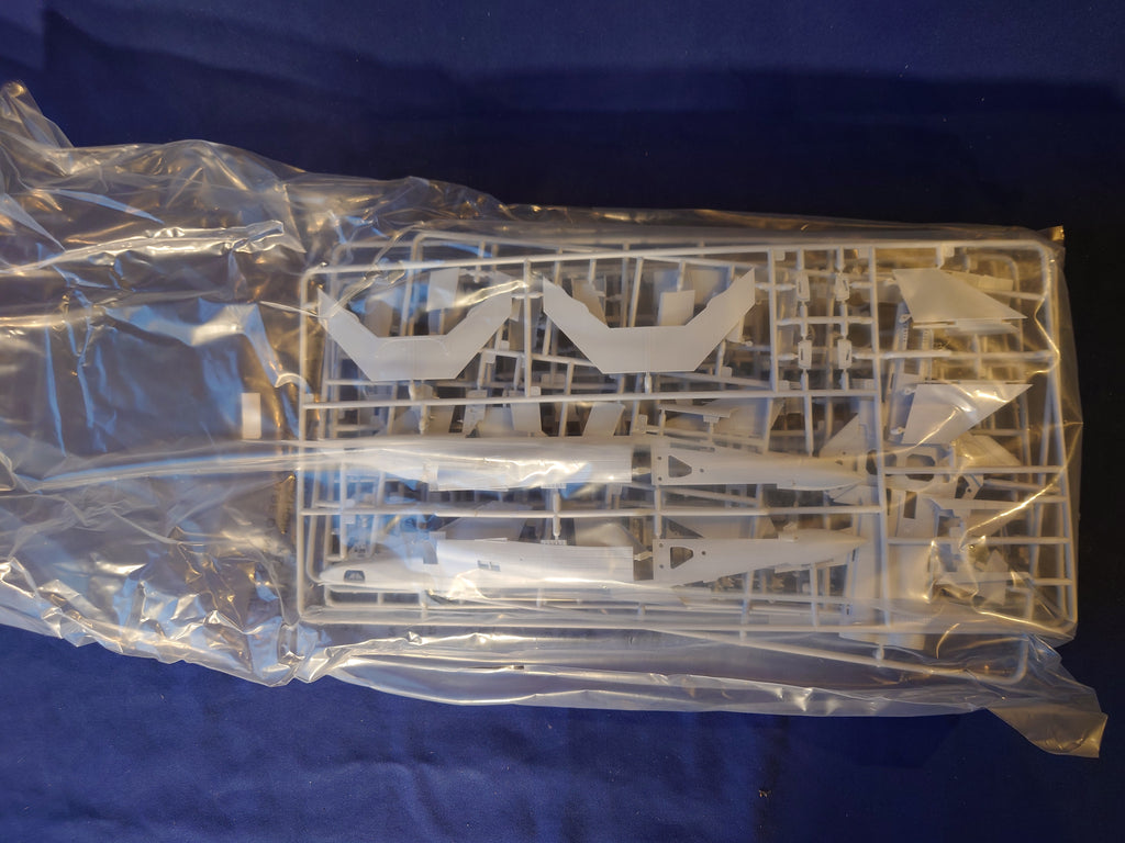 Airfix 1/72 McDonnell Douglas Phantom FG.1 (A06016)