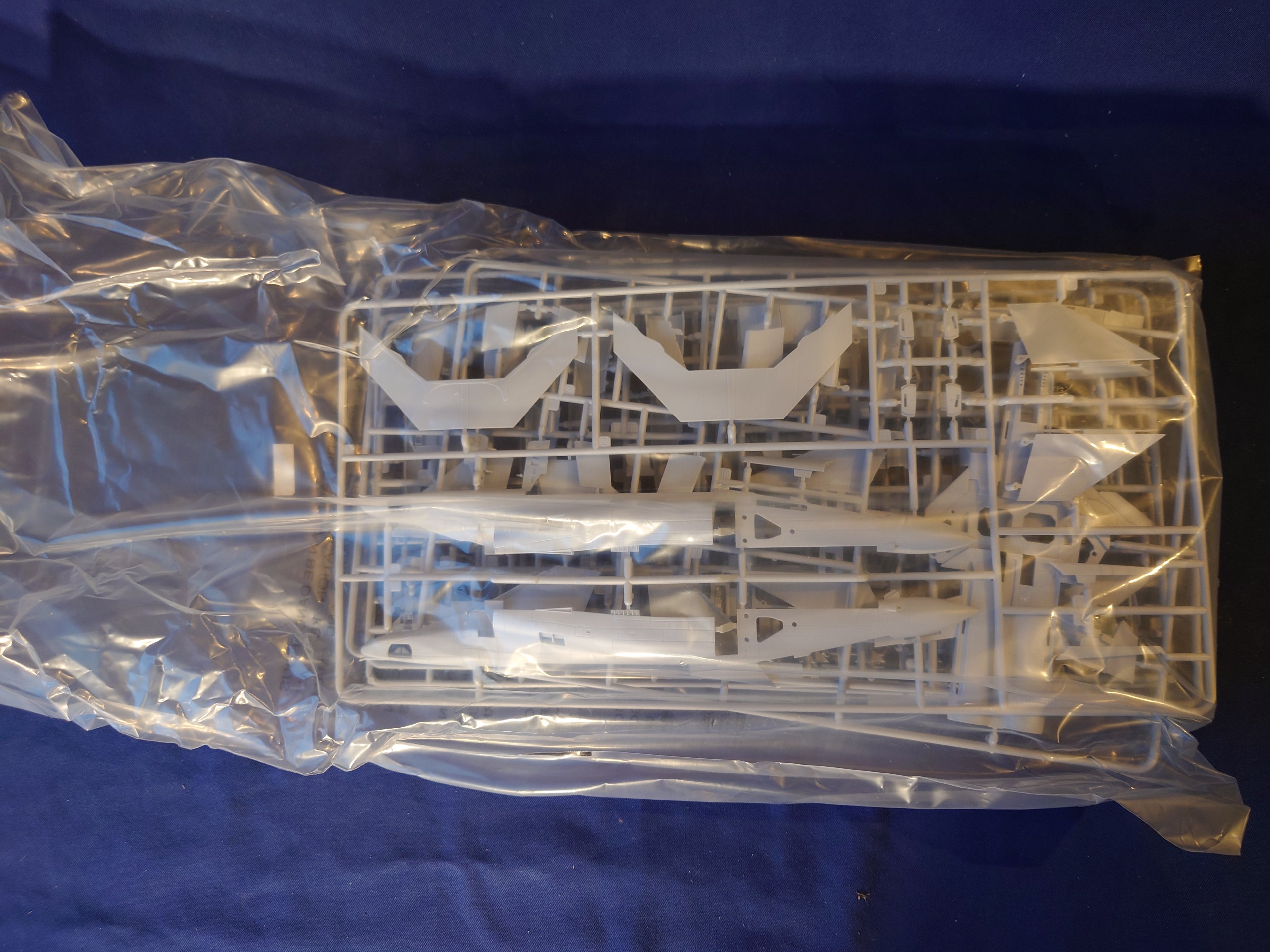 Airfix 1/72 McDonnell Douglas Phantom FG.1 (A06016)