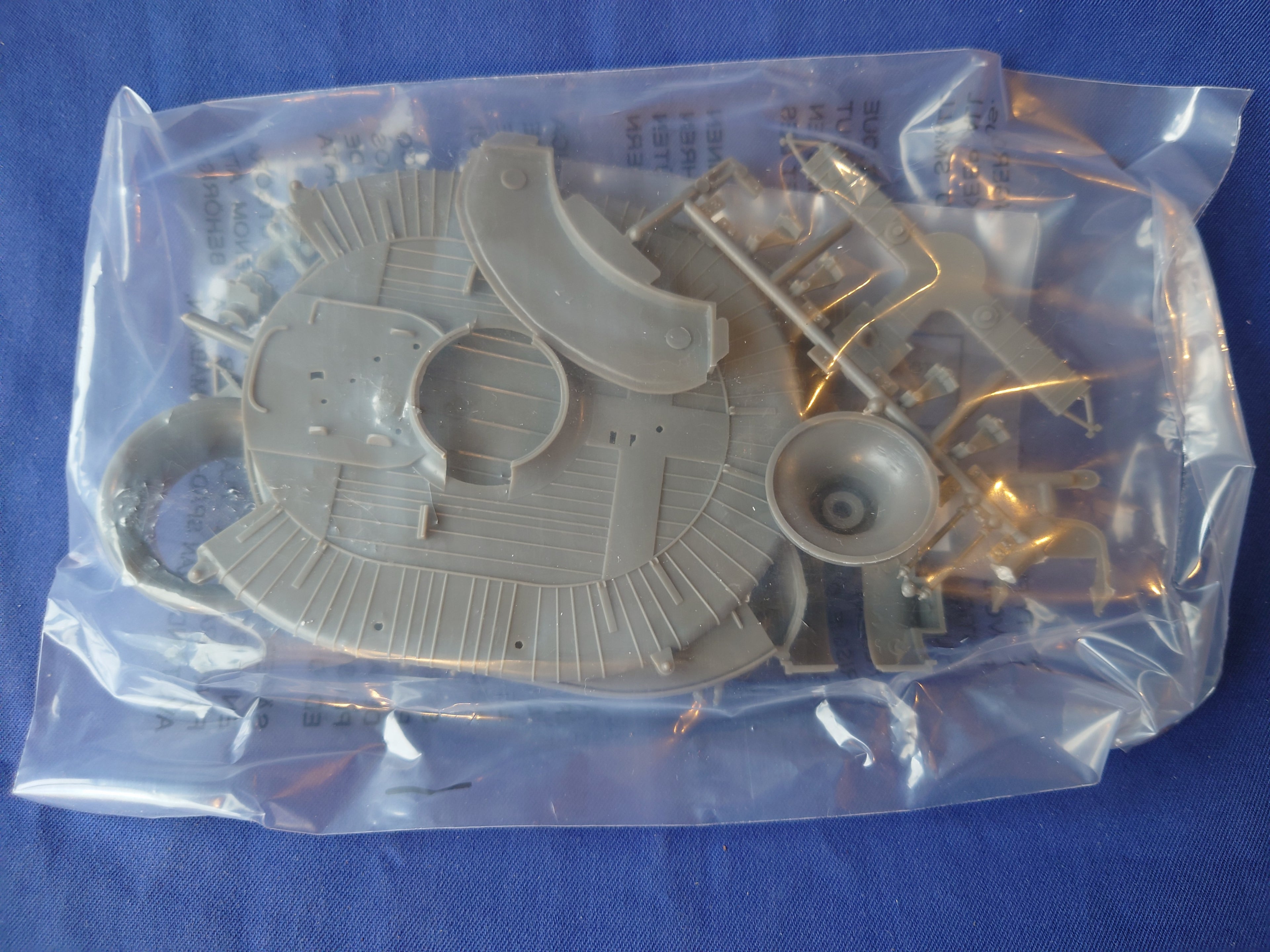 Airfix 1/72 SR-N1 Hovercraft Vintage Classics (A02007V)