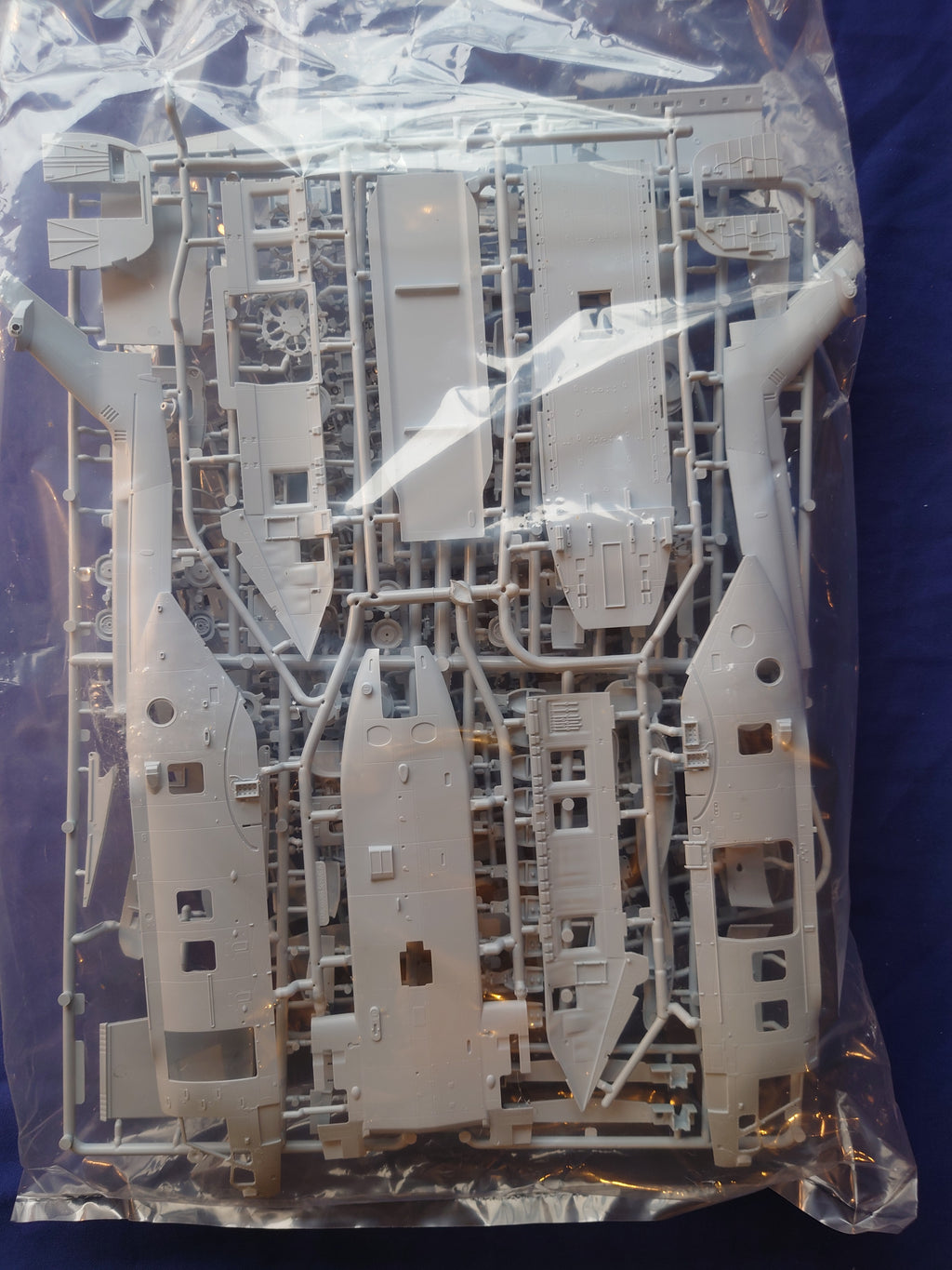 Airfix 1/48 AgustaWestland Merlin HC3 Operation Herrick Afghanistan (A14101)