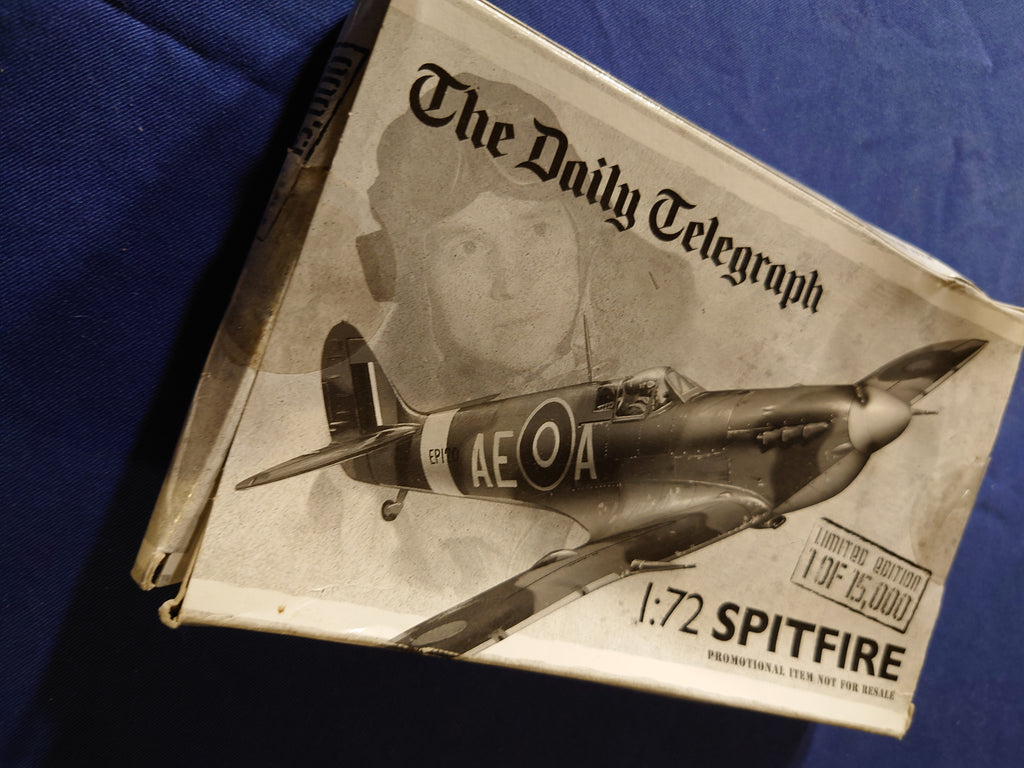 Revell 1/72 Supermarine Spitfire The Daily Telegraph Limited Edition 1 of 15000 (04150)