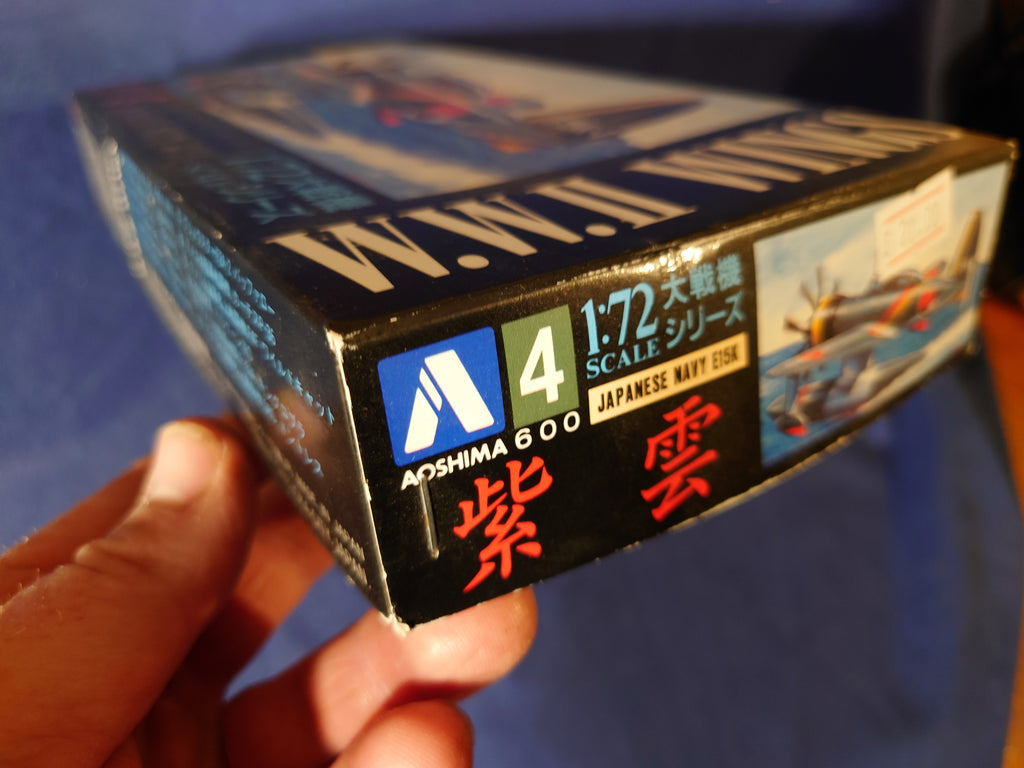 Aoshima 1/72 W.W.II Wings Japanese Navy Kawasishi E15K1 Shiun "Norm" (4) (014578)