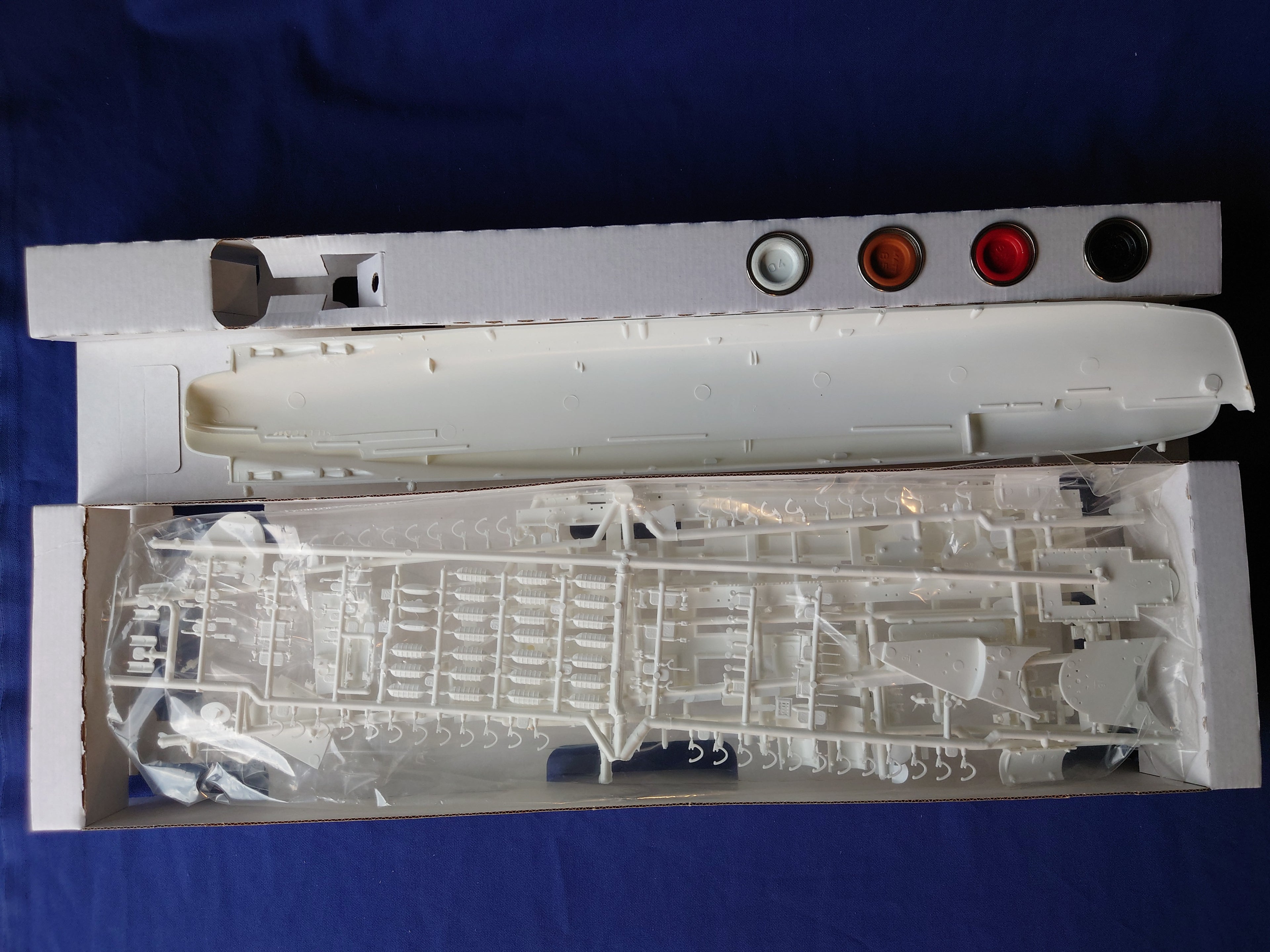 Revell 1/570 Queen Mary Gift Set (05770)