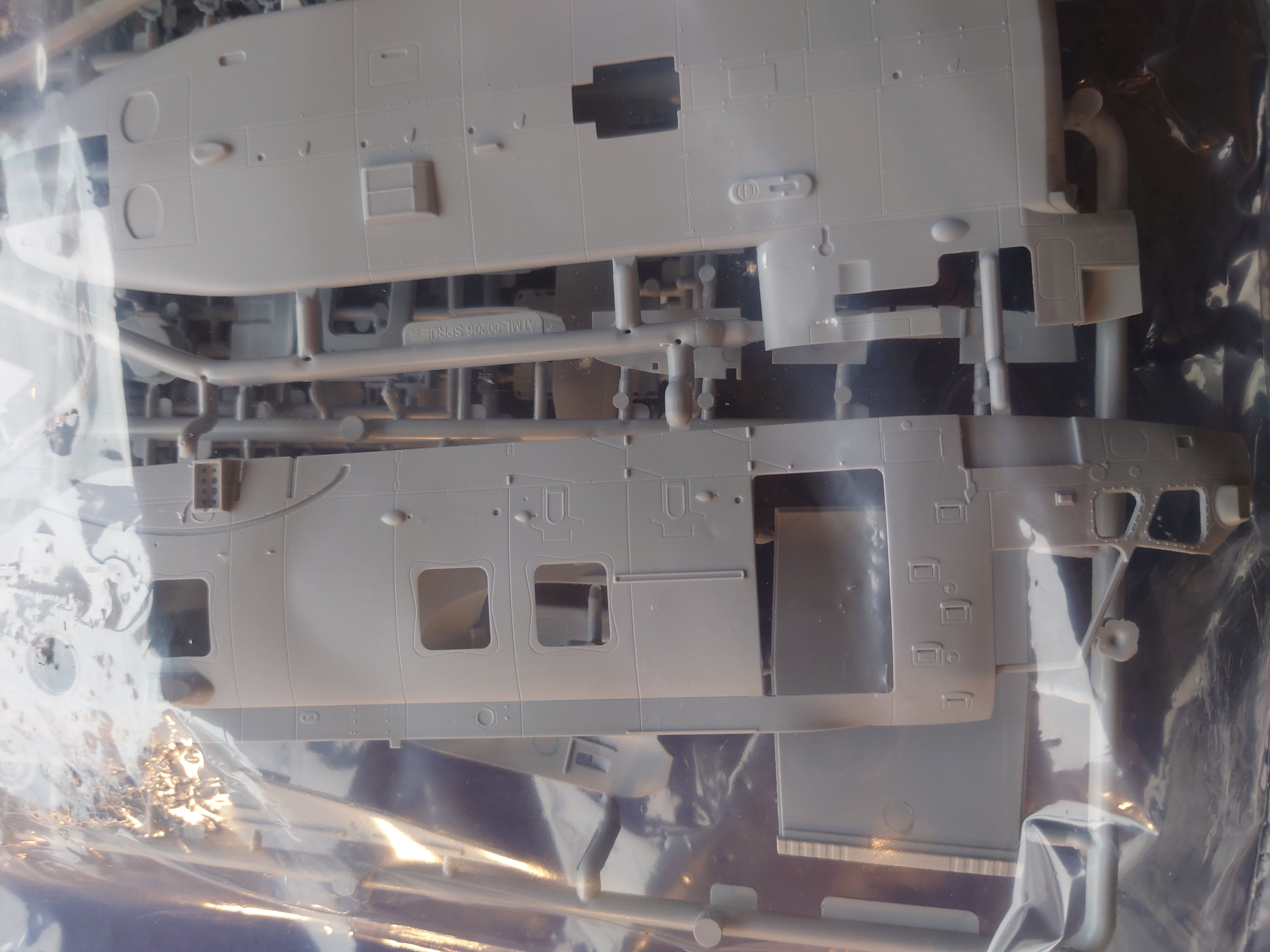 Airfix 1/48 AgustaWestland Merlin HC3 Operation Herrick Afghanistan (A14101)