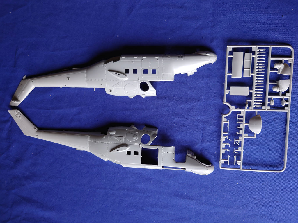 Mini Hobby Models 1/48 Static Aircraft Series Mi-24D Hind-D (10)