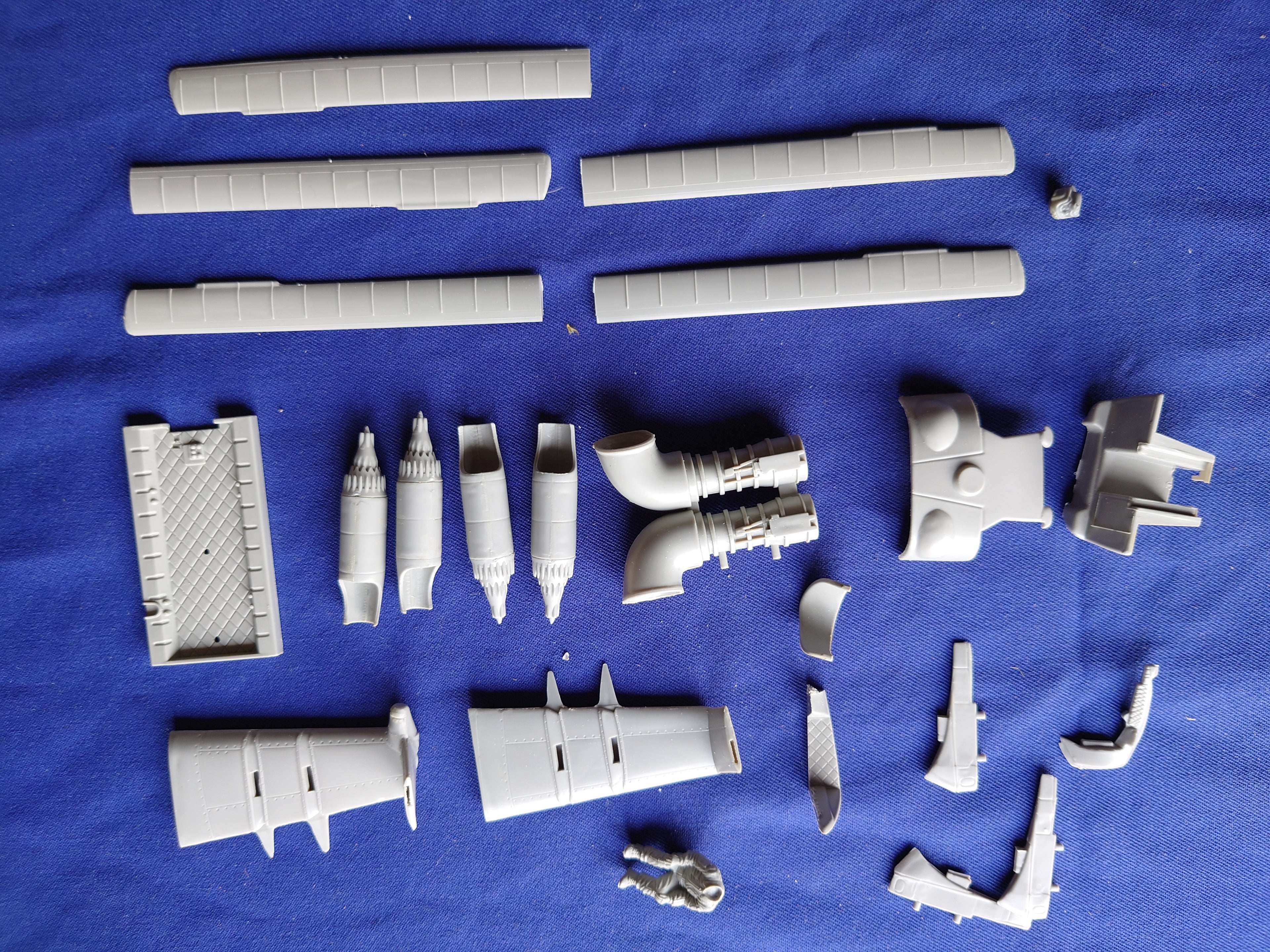 Mini Hobby Models 1/48 Static Aircraft Series Mi-24D Hind-D (10)