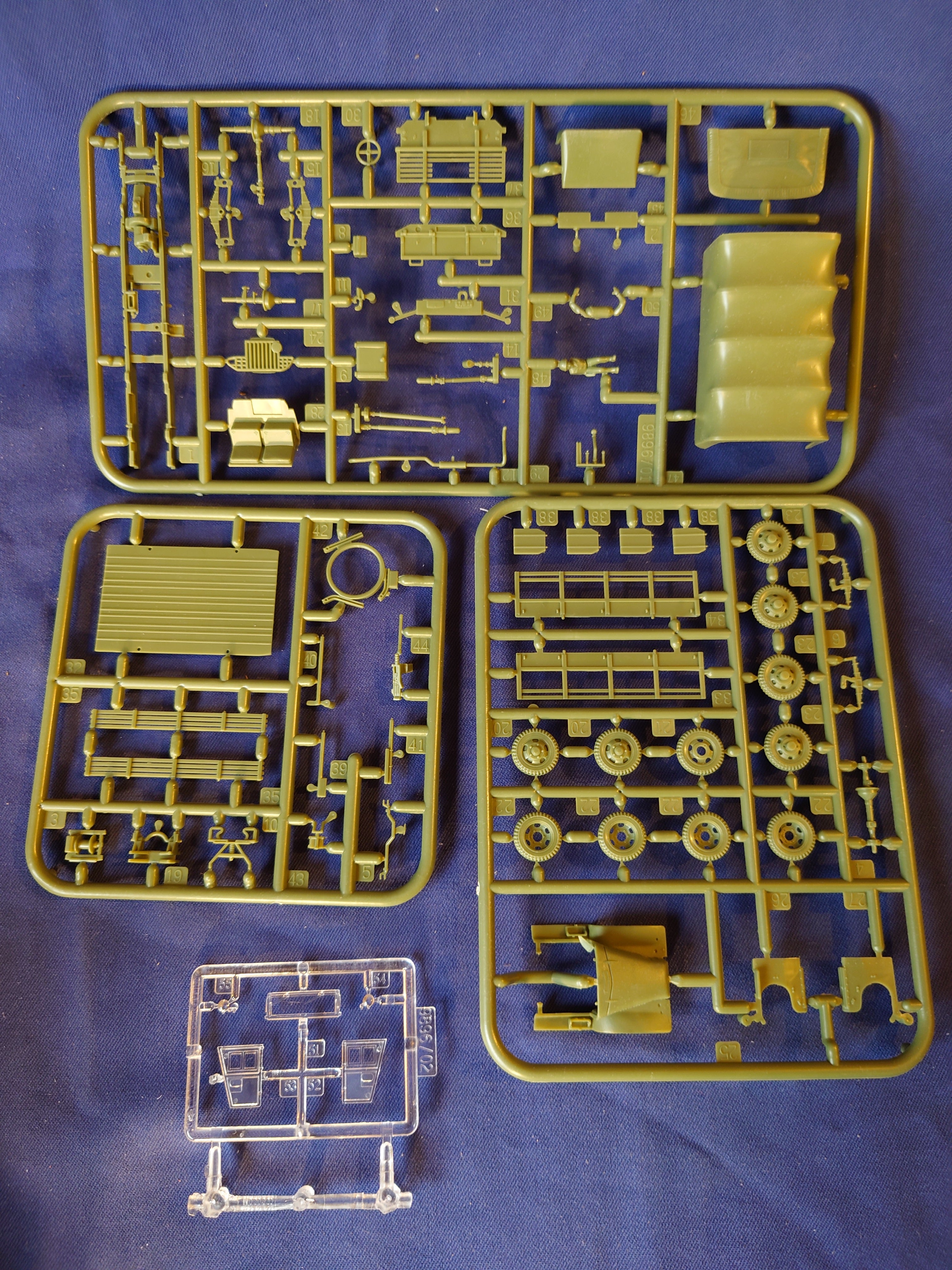 Airfix 1/72 GMC CCKW 353 Truck (01323)