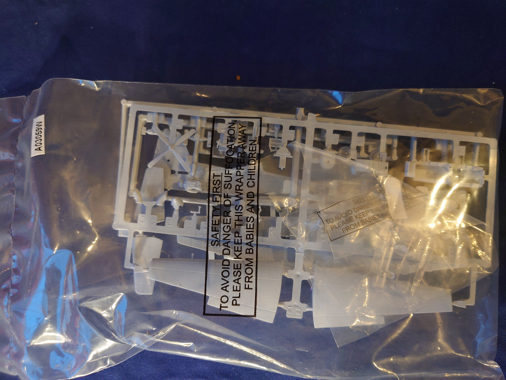 Airfix 1/72 The Queen's Diamond Jubilee Shorts Tucano T.1 Limited Edition 1000 (A73005)