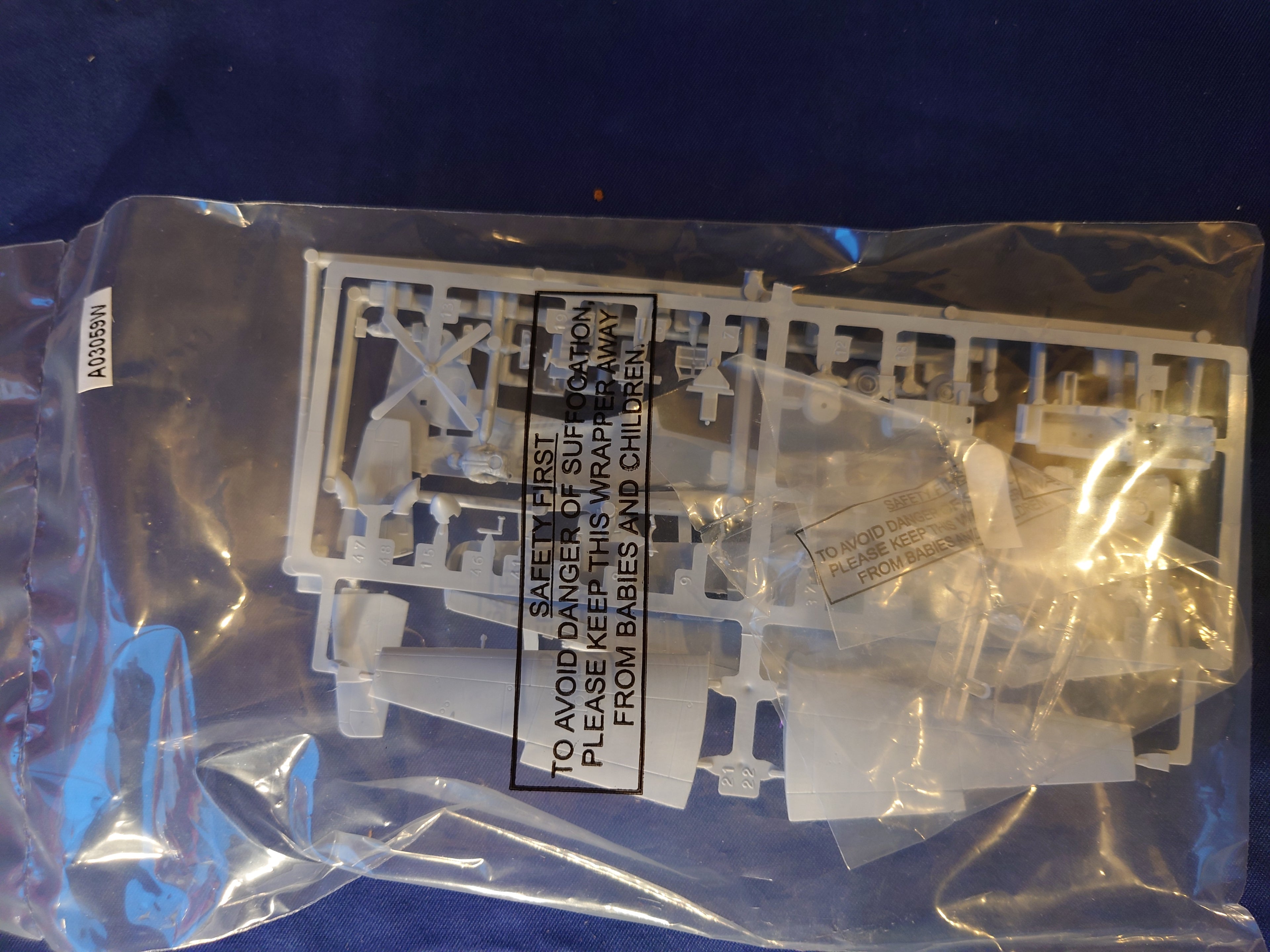 Airfix 1/72 The Queen's Diamond Jubilee Shorts Tucano T.1 Limited Edition 1000 (A73005)