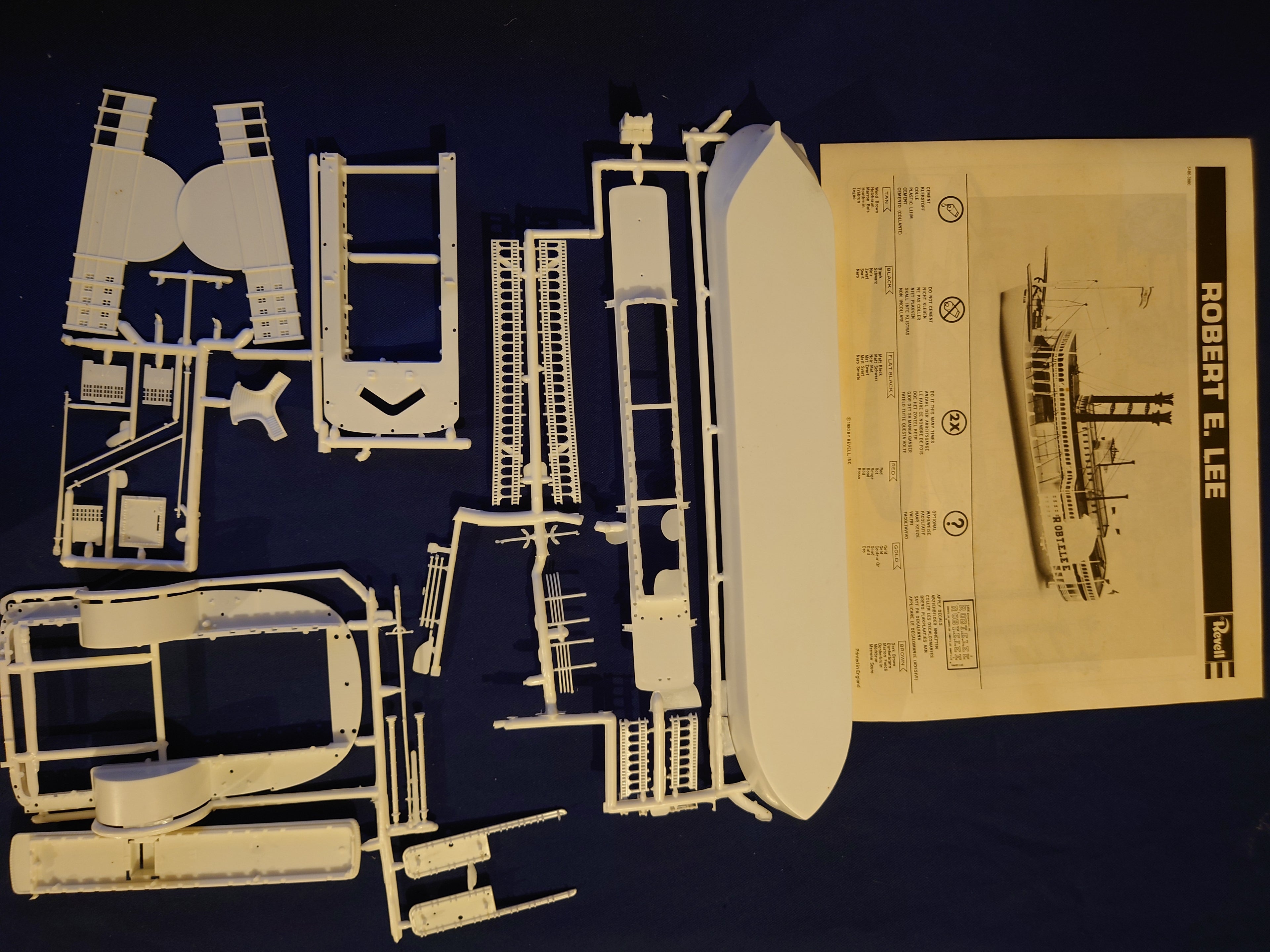 Revell 1/275 Mississippi Paddlewheeler Robert E. Lee (5406)