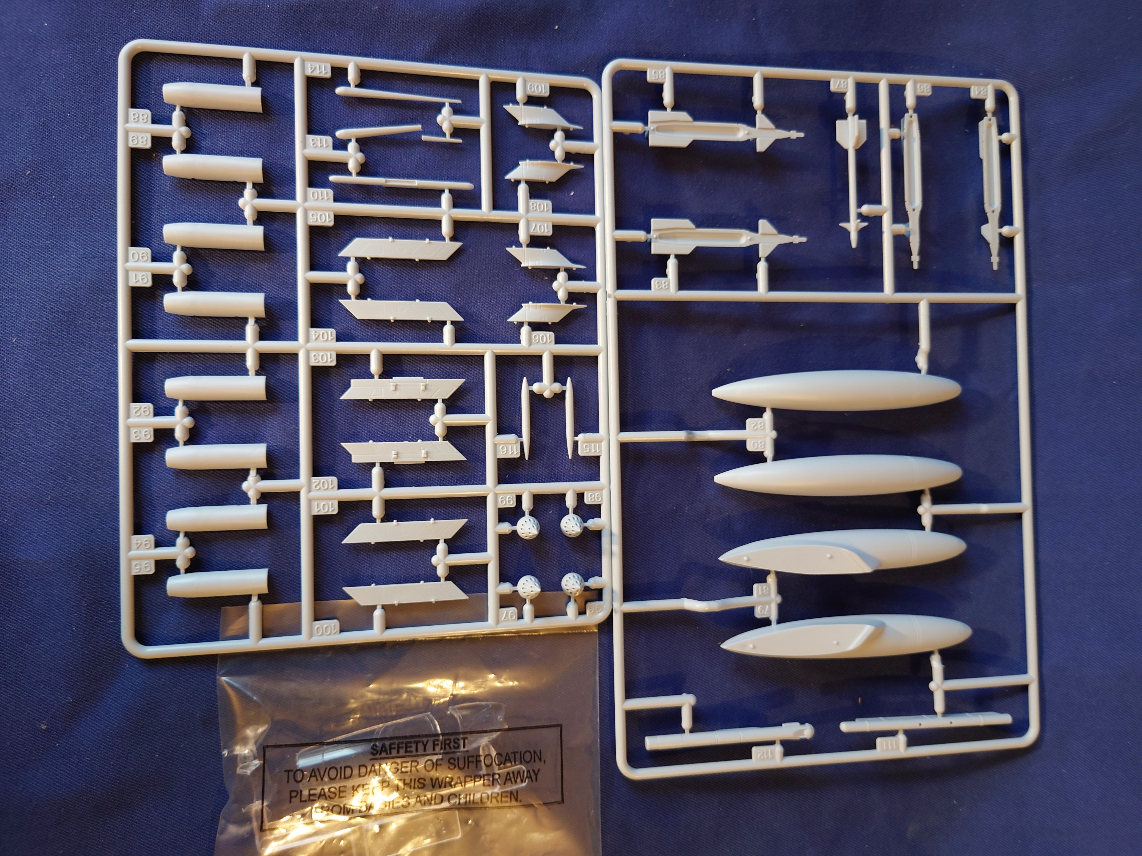 Airfix 1/72 Hawker Siddeley Buccaneer S2B/S2D/SMk50 (A04049)