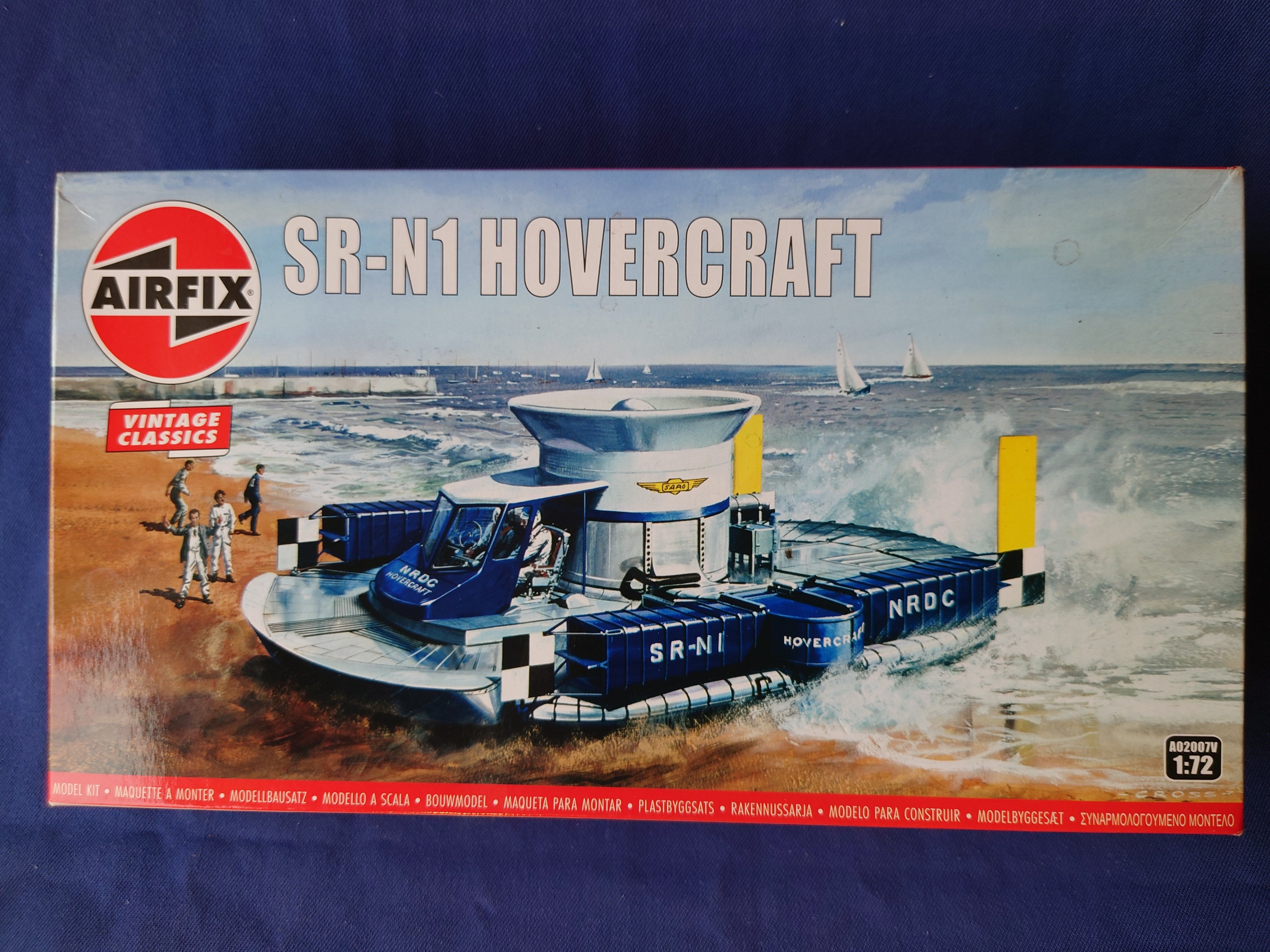 Airfix 1/72 SR-N1 Hovercraft Vintage Classics (A02007V)