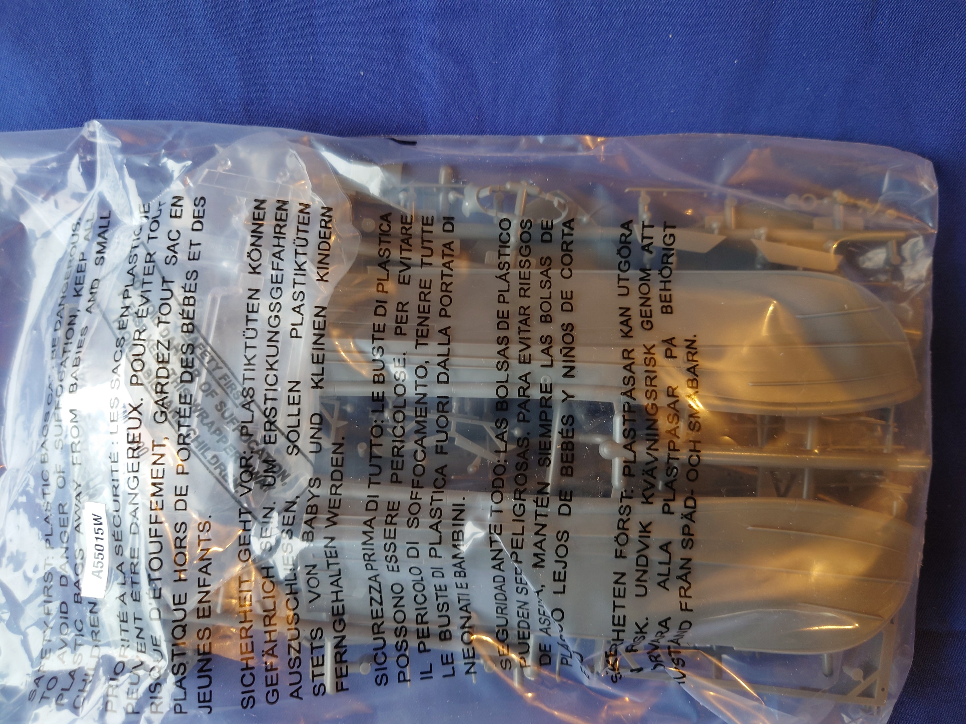 Airfix 1/72  Starter set RNLI Shannon Class Lifeboat (No paints) (A55015)