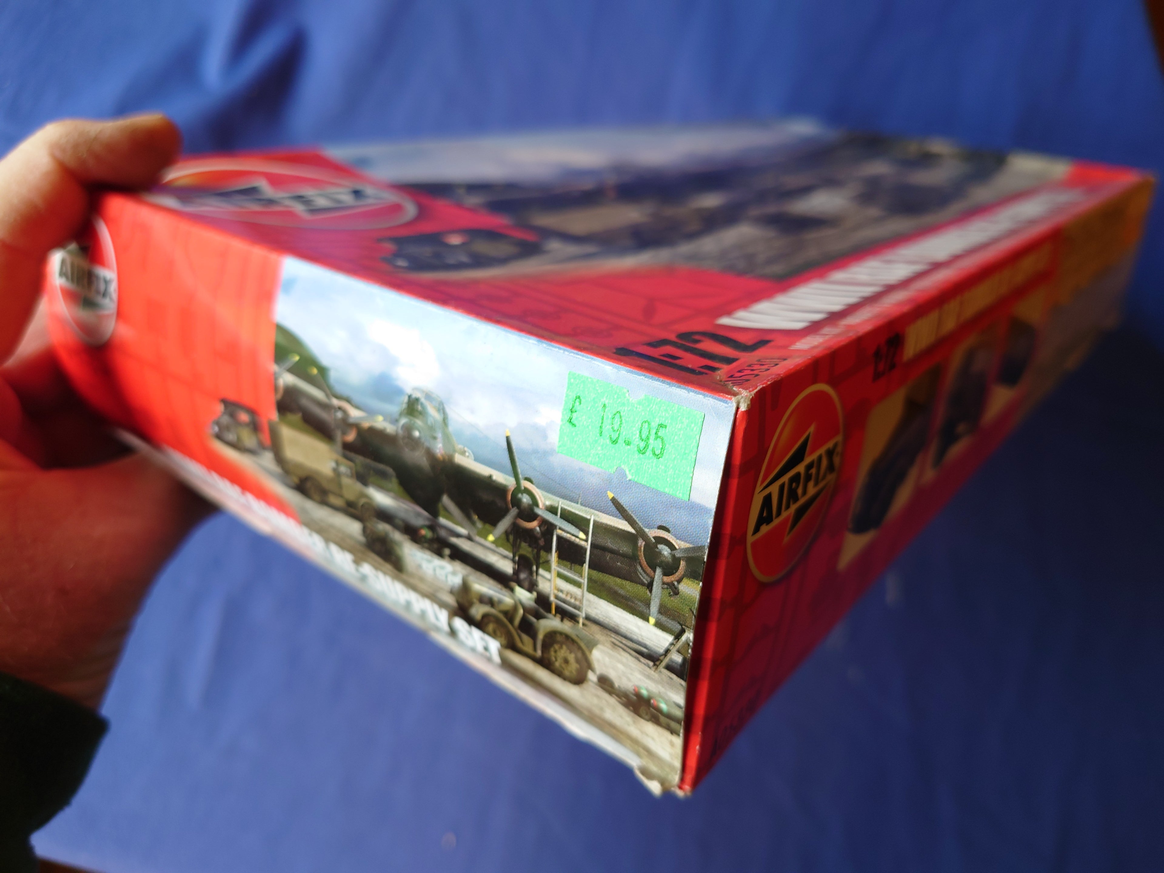 Airfix 1/72 WWII RAF Bomber Re-Supply Set (A05330)