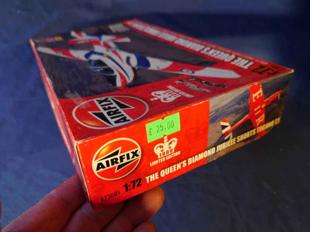 Airfix 1/72 The Queen's Diamond Jubilee Shorts Tucano T.1 Limited Edition 1000 (A73005)