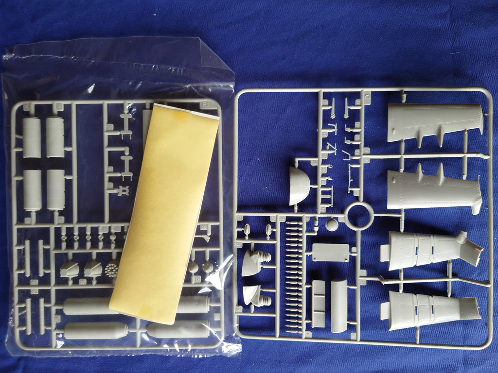 Mini Hobby Models 1/48 Static Aircraft Series Mi-24P Hind-F (11)