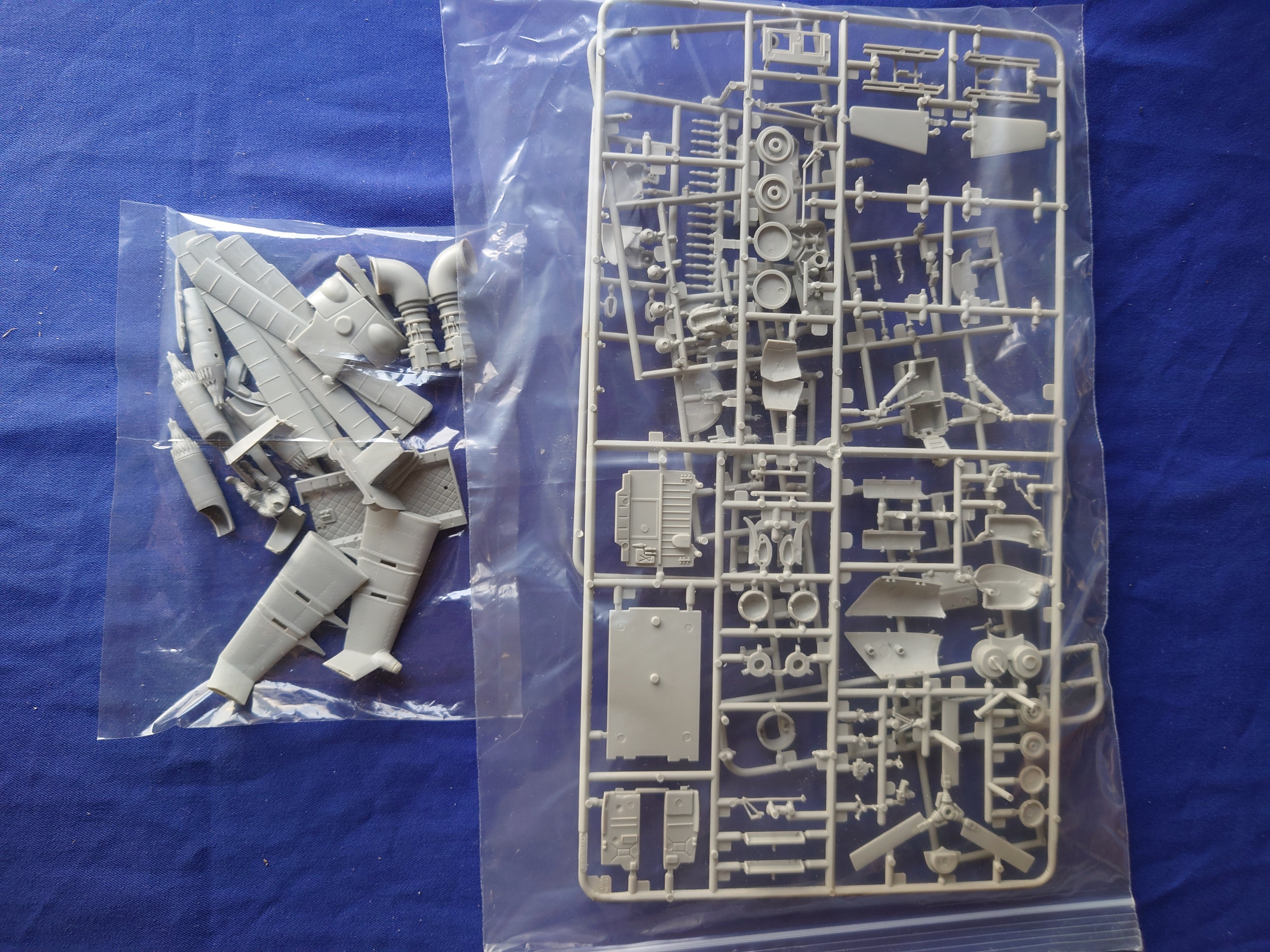 Mini Hobby Models 1/48 Static Aircraft Series Mi-24D Hind-D (10)