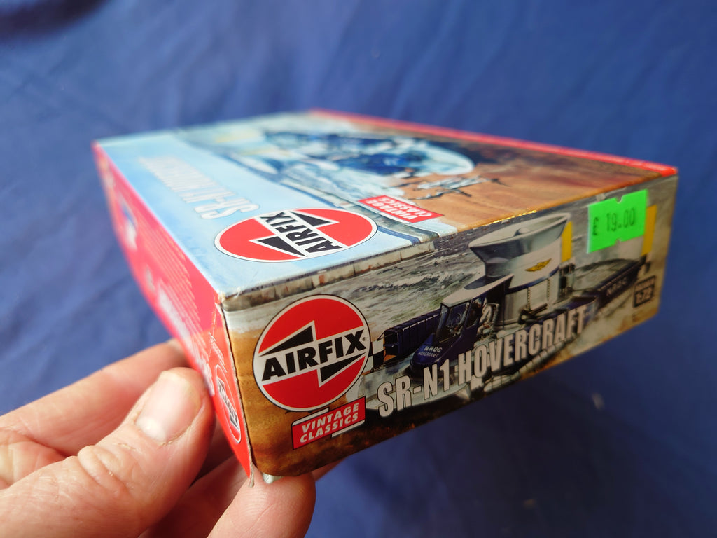Airfix 1/72 SR-N1 Hovercraft Vintage Classics (A02007V)