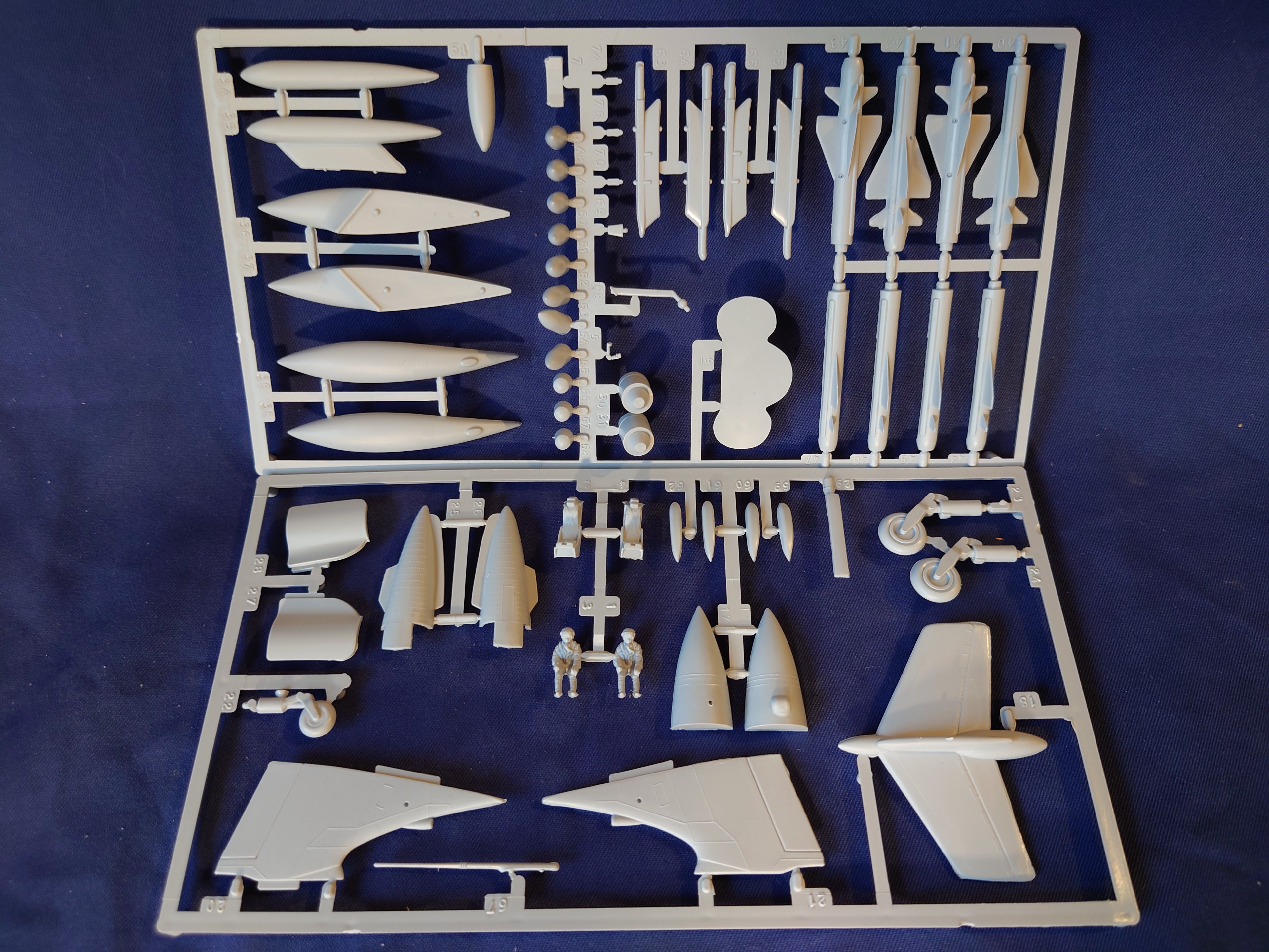 Airfix 1/72 Hawker Siddeley Buccaneer S2B/S2D/SMk50 (A04049)