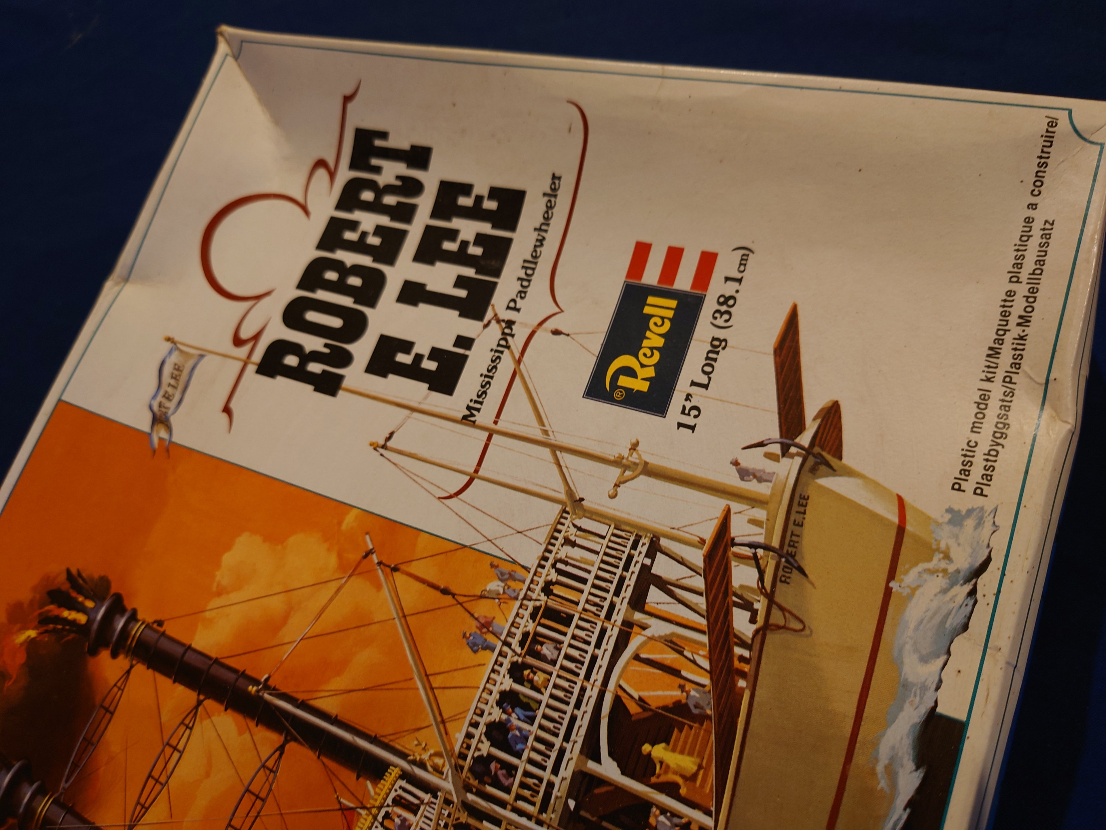 Revell 1/275 Mississippi Paddlewheeler Robert E. Lee (5406)