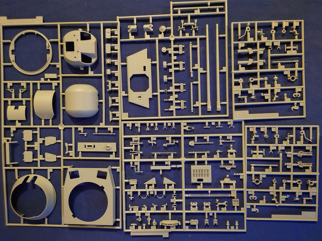 Cyber Hobby 1/35 3cm M.K. 103 Zwilling Flakpanzer IV "Kugelblitz" + Bonus "Achtung-Jabo!" Panzer Crew (France 1944) (9109)