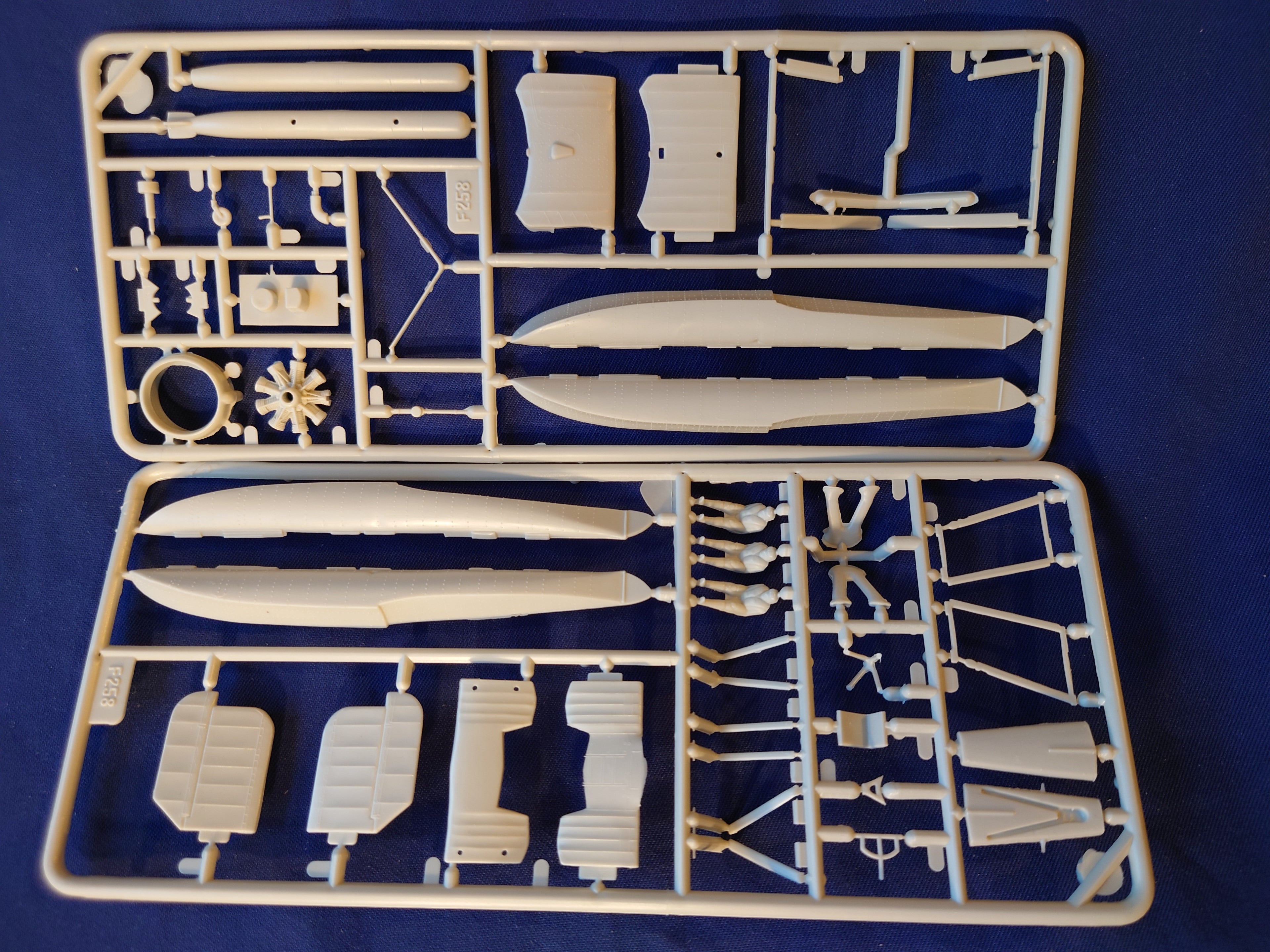 Eastern Express 1/72 Torpedoplane Fairey Swordfish Mk.1 [white box] (72270)