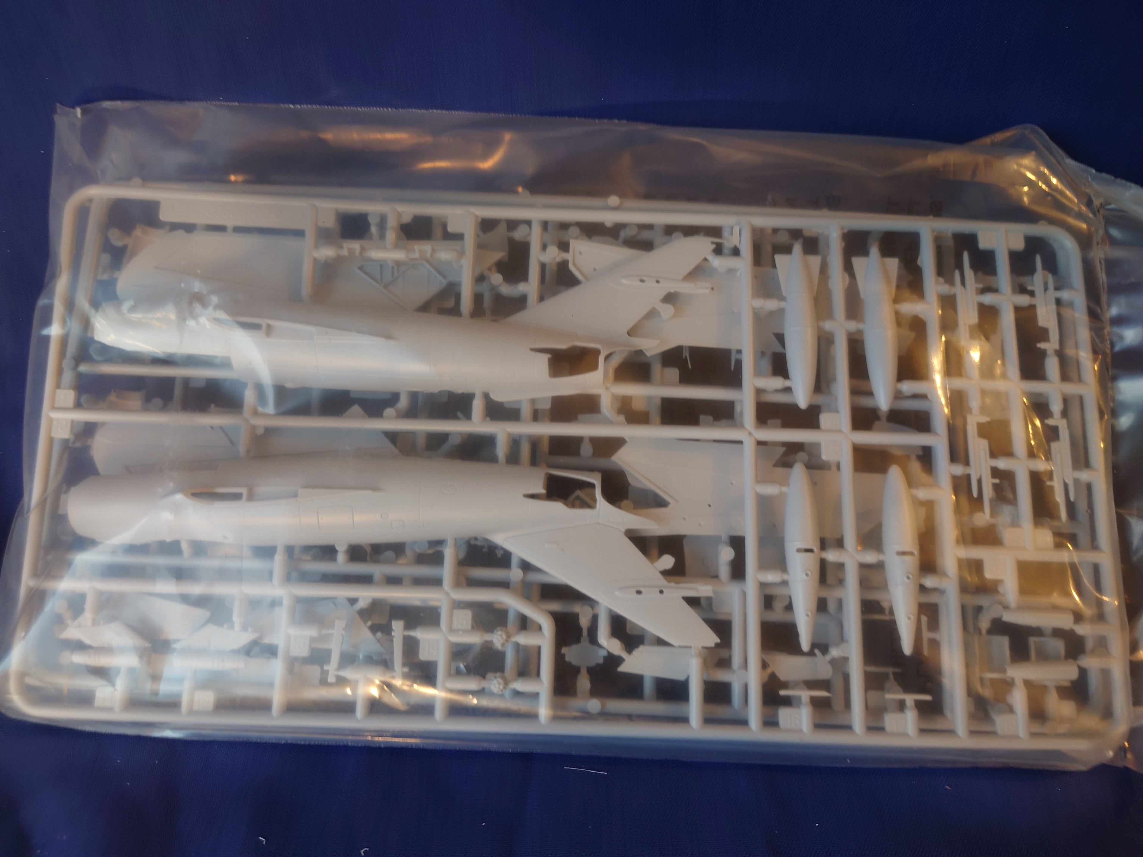 Airfix 1/72 Mikoyan-Gurevich MiG-17F 'Fresco' [Shenyang J-5] (A03091)