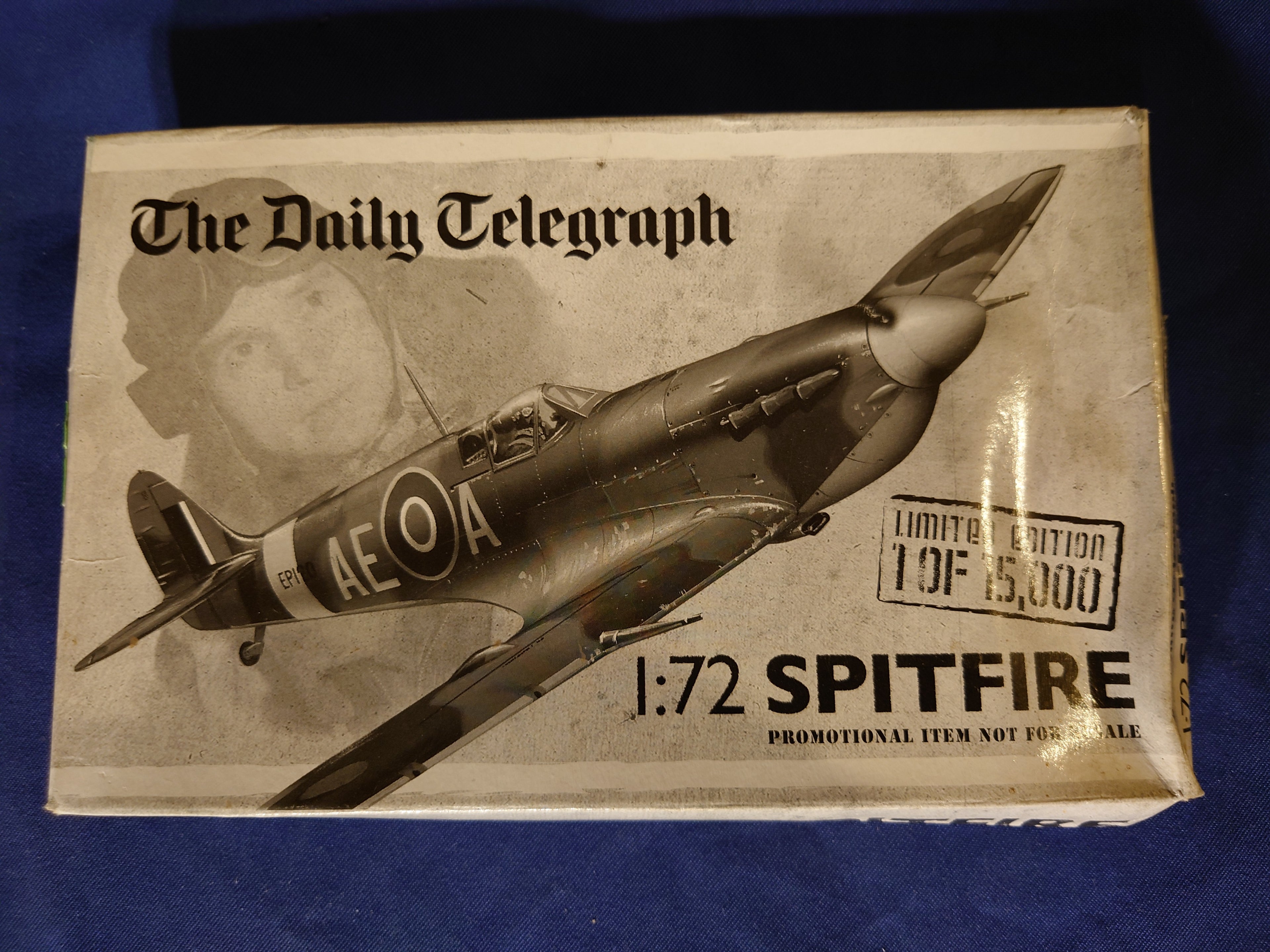 Revell 1/72 Supermarine Spitfire The Daily Telegraph Limited Edition 1 of 15000 (04150)
