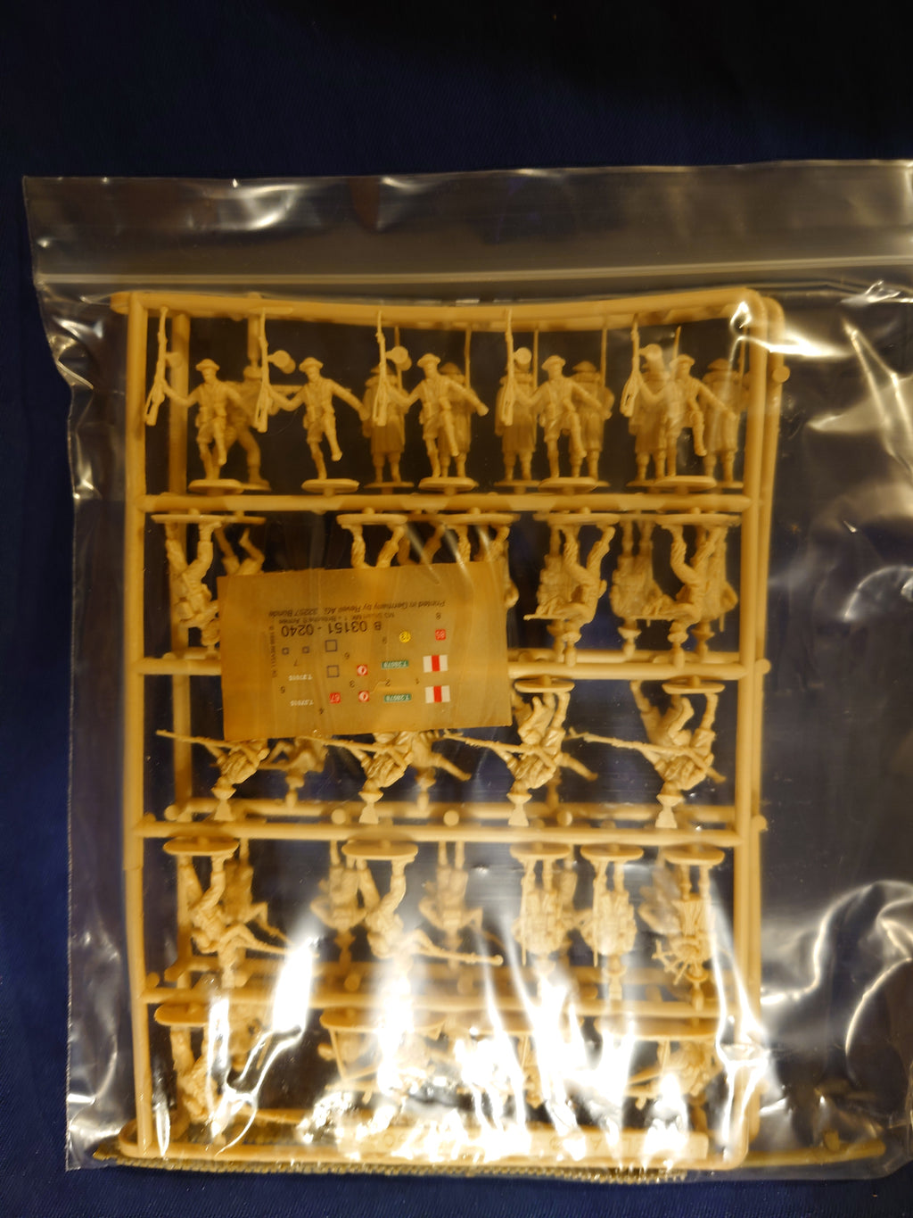 Revell 1/72 Stuart Mk.I & Britische 8. Armee (1/76 Matchbox kit with 1/72 Revell figures) (03151)