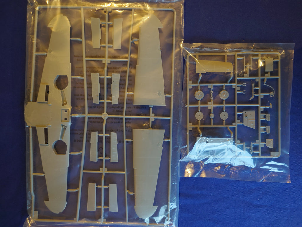 Trumpeter 1/32 Messerschmitt Bf 109F-4/Trop (Slightly Started) (02293)