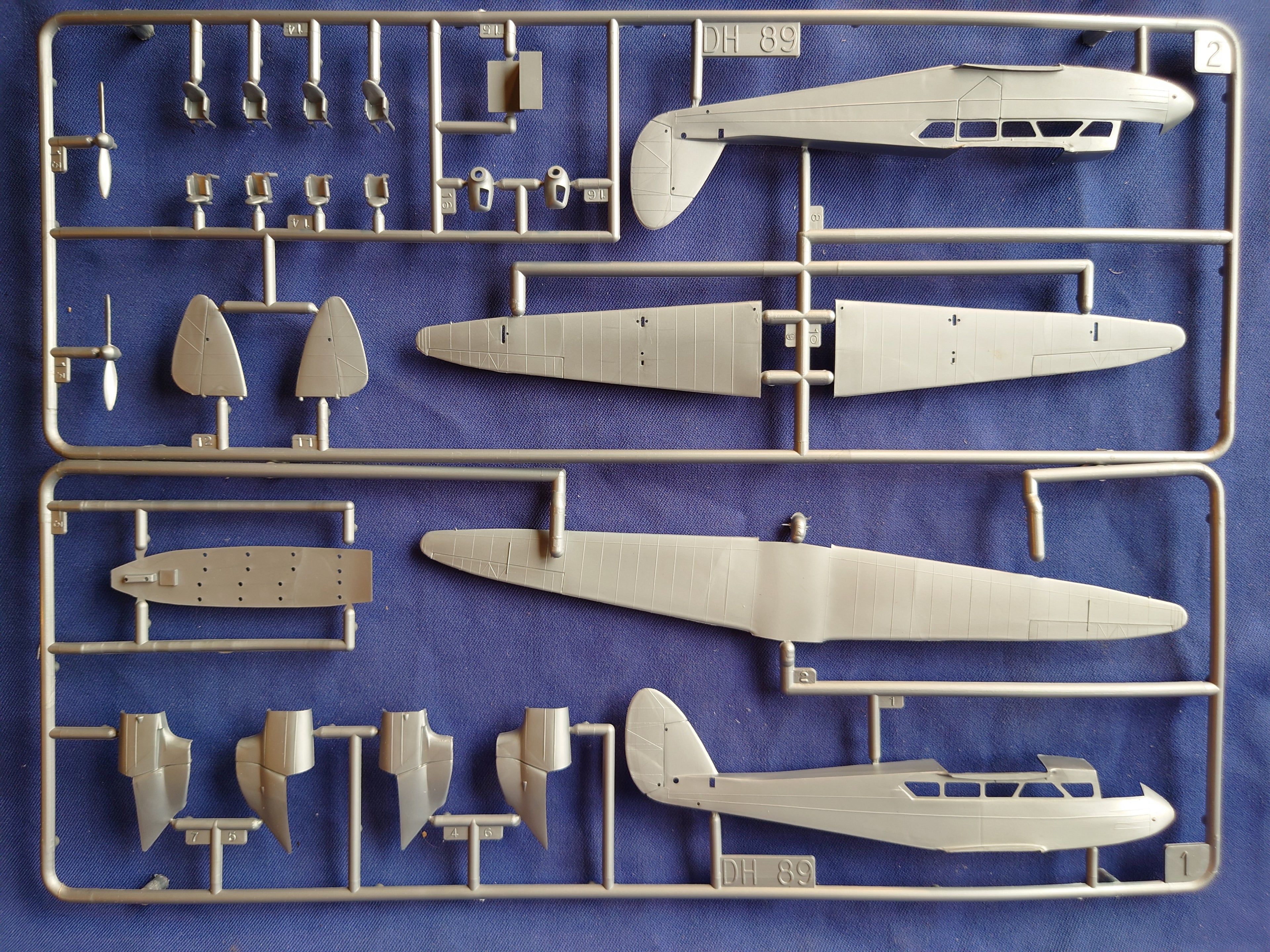 Airfix 1/72 De Havilland Dragon Rapide (04047)