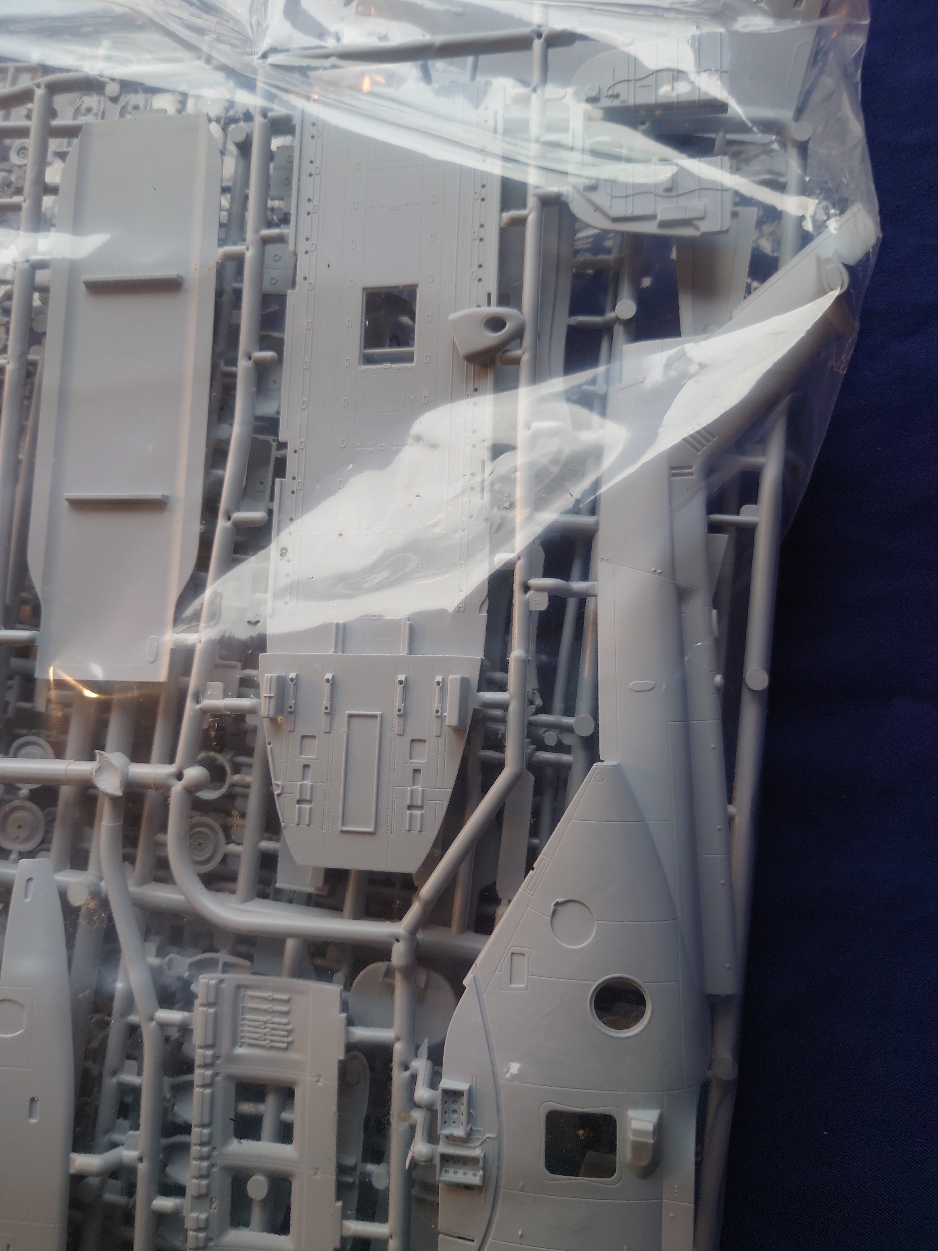 Airfix 1/48 AgustaWestland Merlin HC3 Operation Herrick Afghanistan (A14101)