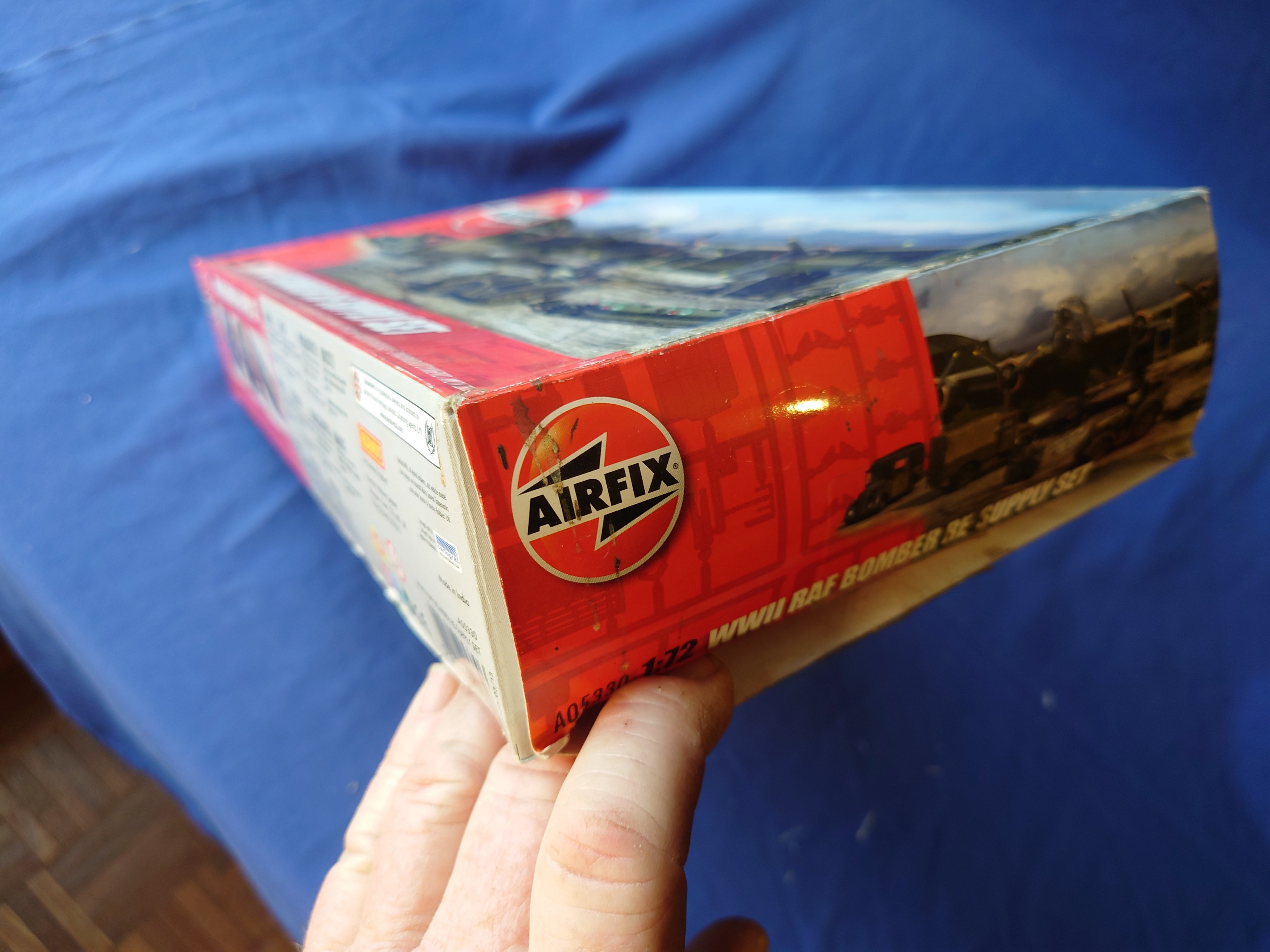 Airfix 1/72 WWII RAF Bomber Re-Supply Set (A05330)