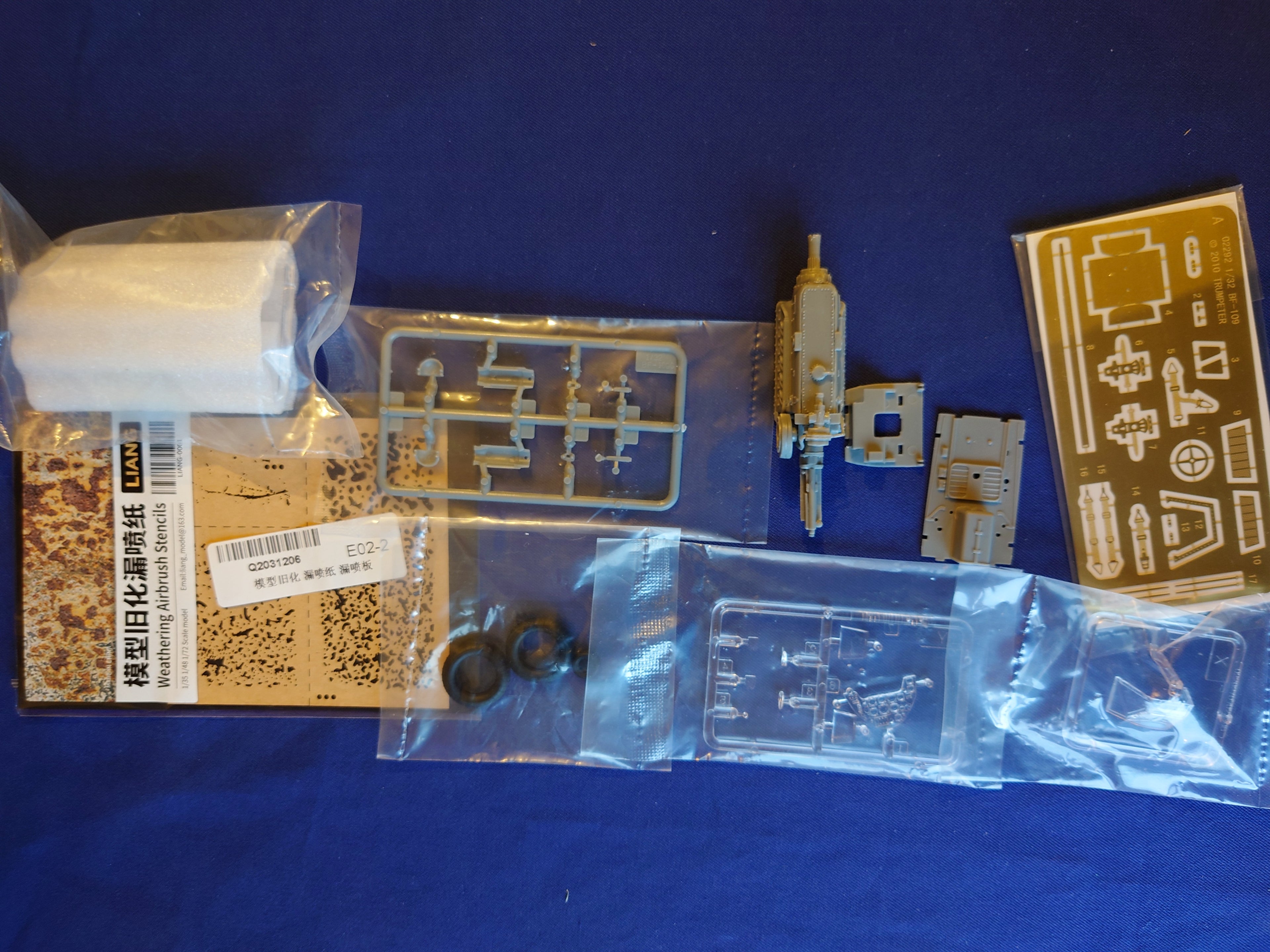 Trumpeter 1/32 Messerschmitt Bf 109F-4/Trop (Slightly Started) (02293)