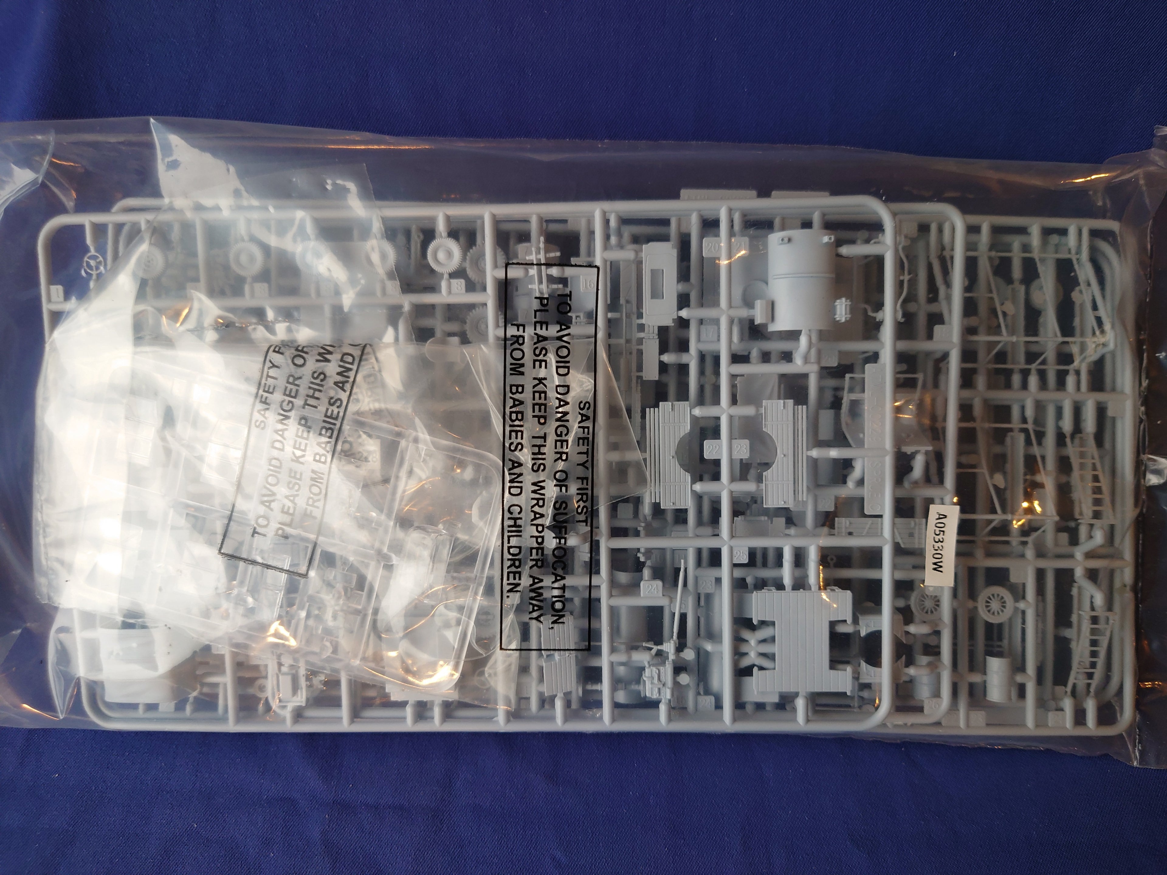 Airfix 1/72 WWII RAF Bomber Re-Supply Set (A05330)