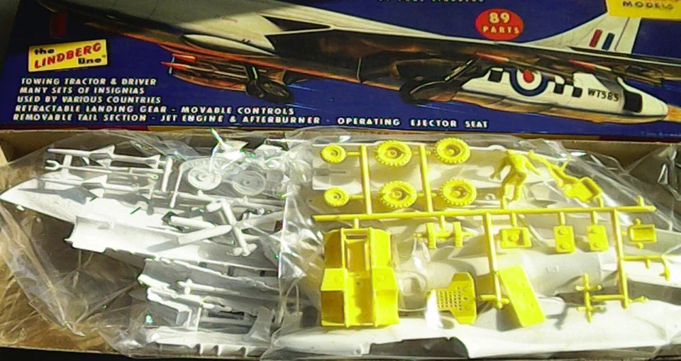The Lindberg Line 1/4 Scale 1/48 British Jet Fighter Hawker Hunter (536-100)