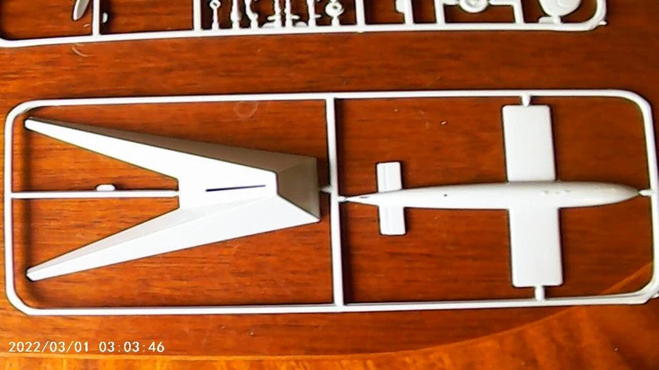 Frog 1/72 Supermarine Spitfire Mk 14 & German 'Flying Bomb' (F194)